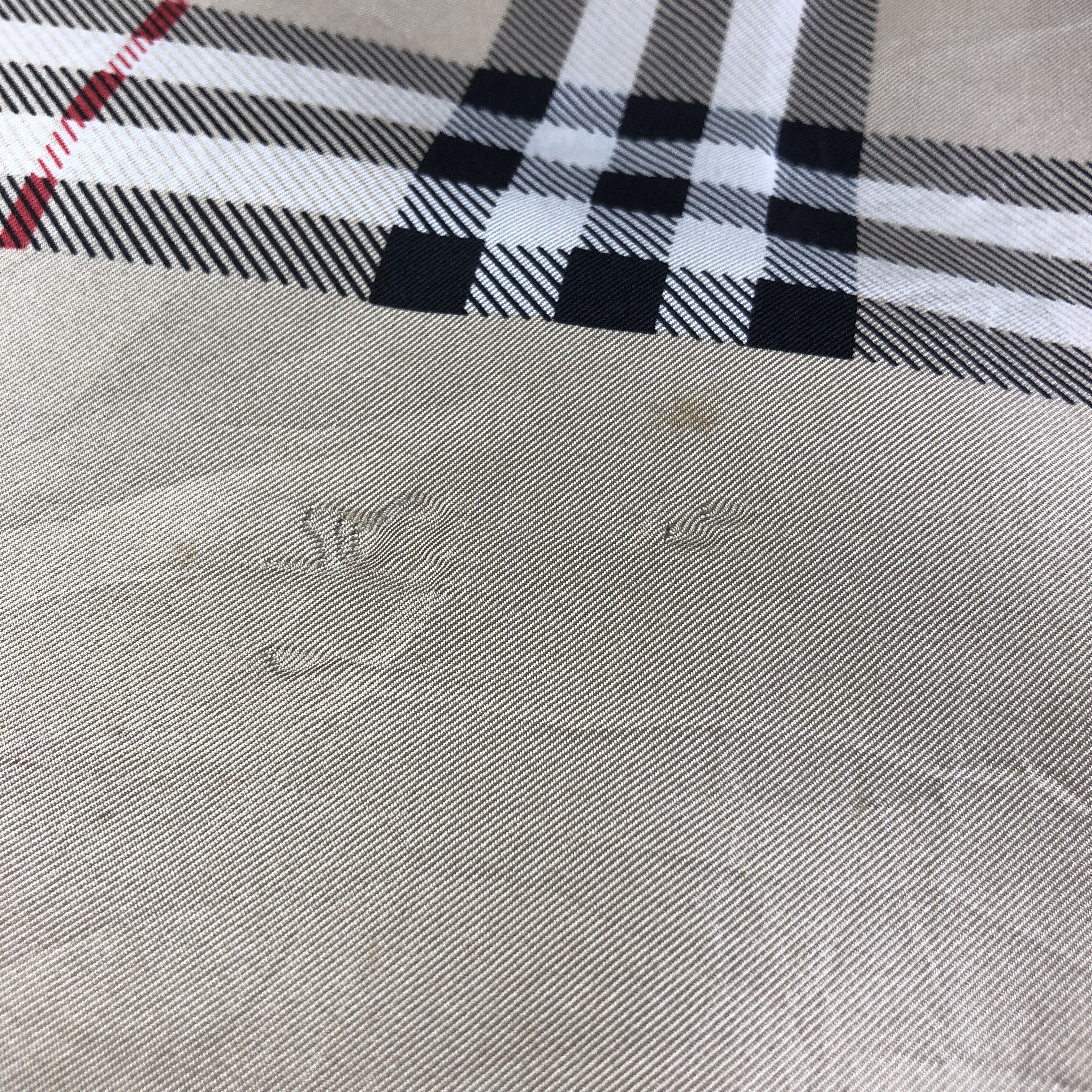 Burberry Burberrys Luxury Hand Rolled Nova Check Silk Scarf M945 Size ONE SIZE - 8 Thumbnail