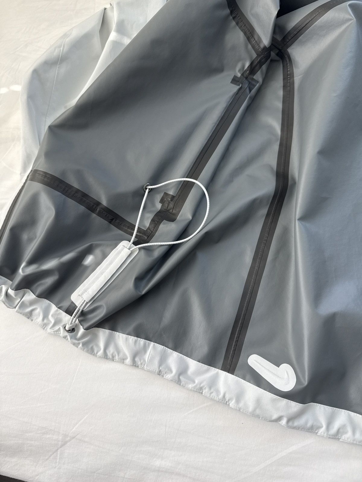 Nike ACG Nike ACG Storm Fit Cascade Rains Waterproof Jacket White Size US M / EU 48-50 / 2 - 15 Thumbnail