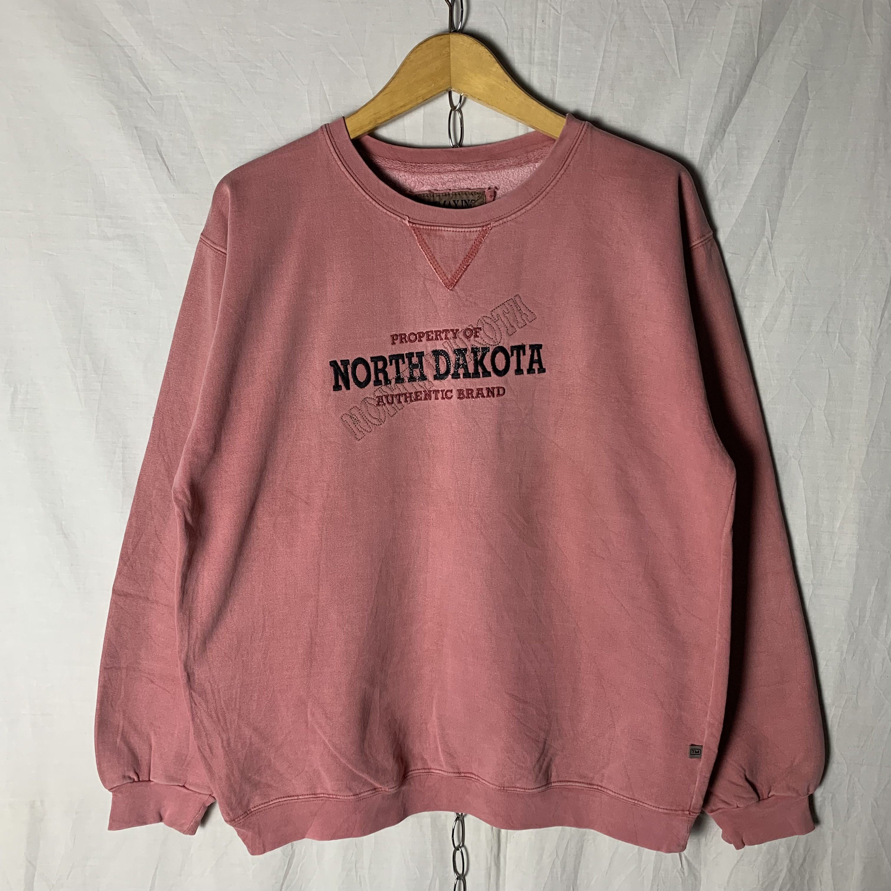 Vintage Vintage 90s North Dakota Sweatshirt Crewneck Size US L / EU 52-54 / 3 - 1 Thumbnail