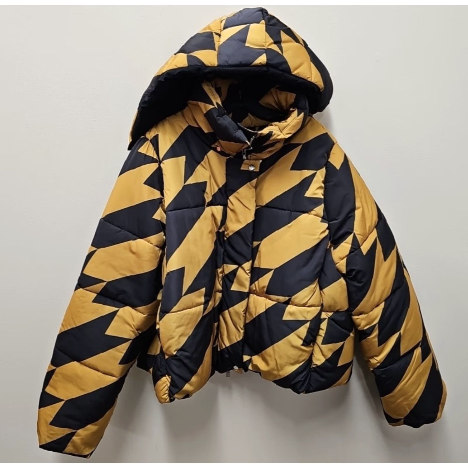 Rhude RHUDE Jacket Puffer ALL OVER Chevron Pattern Multicolor Yellow Chest 27 Length 25 Size L Mens Size US L / EU 52-54 / 3 - 2 Thumbnail