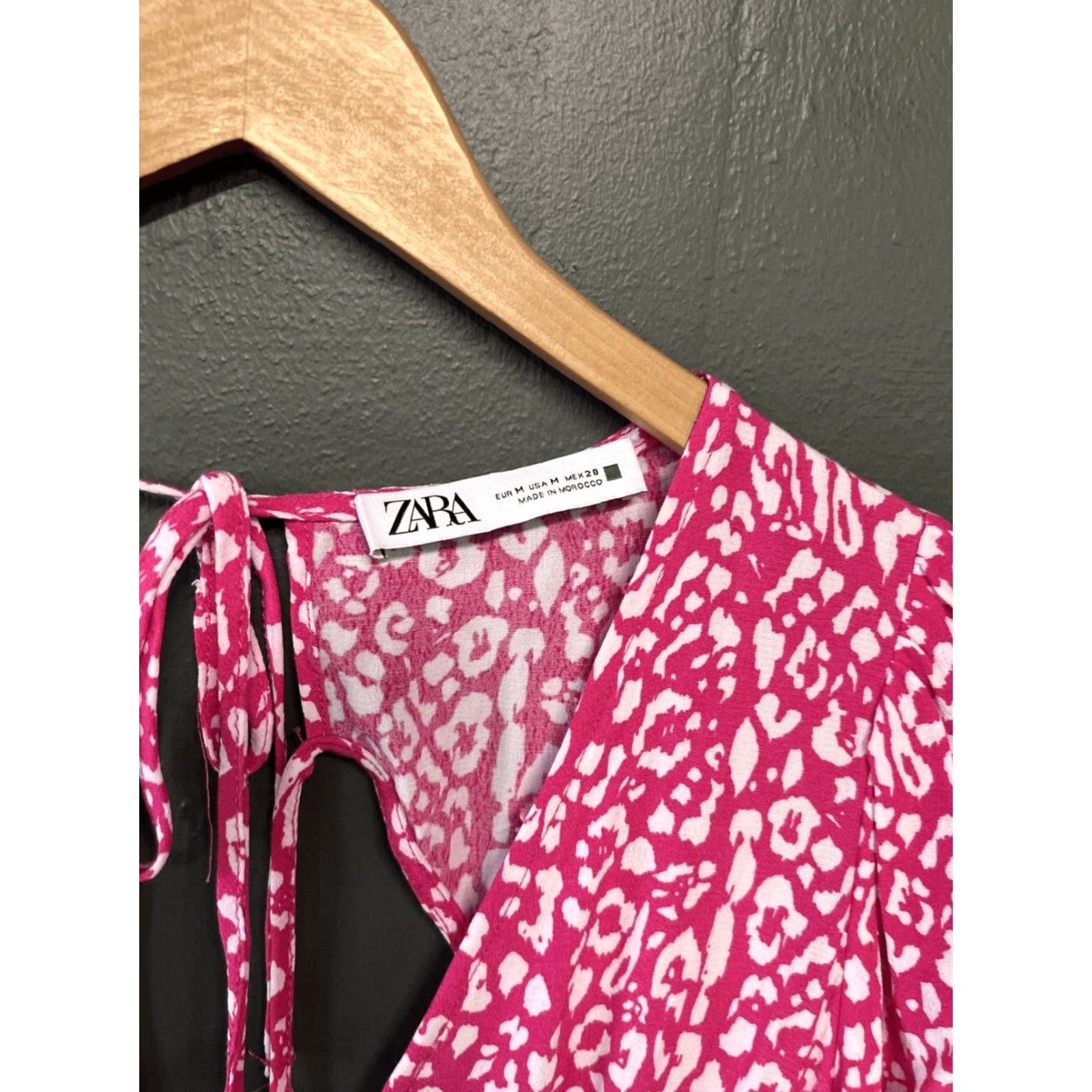 Zara ZARA Dress Pink Floral Blouson 3/4 Sleeve Midi Womens M Pink Floral Casual Regular Polyester Midi Dress Womens Mens? Size M / US 6-8 / IT 42-44 - 2 Thumbnail