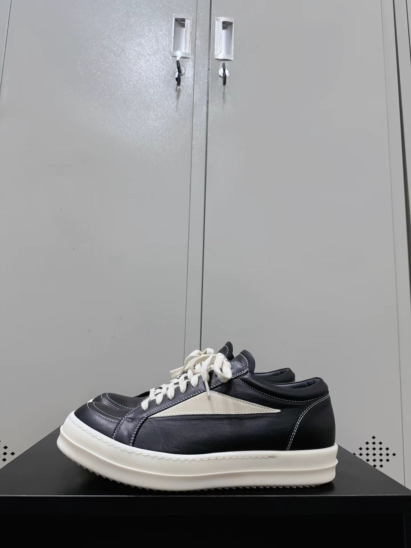 Rick Owens Rick Owens matte leather casual shoes / sneakers Size US 8 / EU 41 - 1 Thumbnail