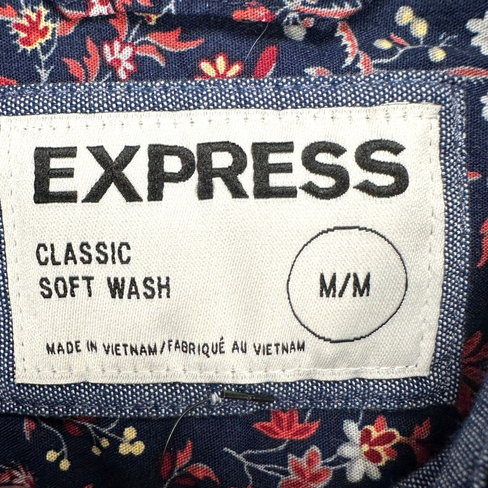 Express Express Button-Up Shirt Mens Medium Navy Blue Red Floral Short Sleeve NEW Size US M / EU 48-50 / 2 - 5 Thumbnail