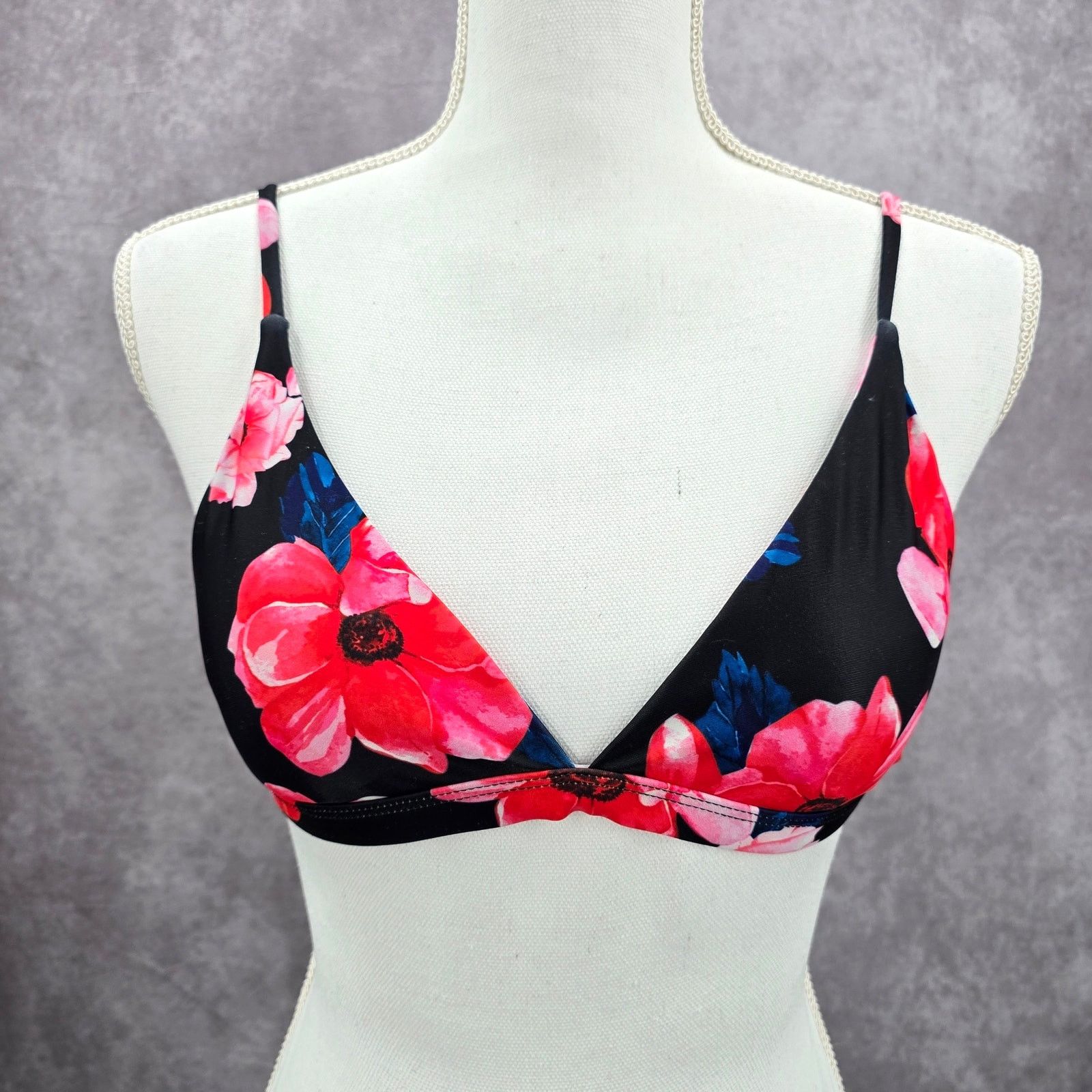 Shein Shein Black Pink Floral Triangle Clasp Bikini Top Medium Size ONE SIZE - 1 Thumbnail