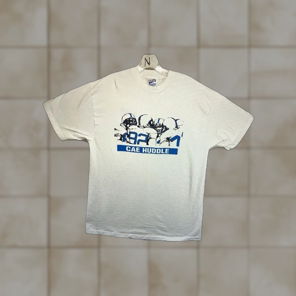 Hanes VINTAGE Hanes T-Shirt Men Large White 1990s Single Stitch Crewneck Short Sleeve Football Graphic Retro 90s Sports Limited Edition Size US L / EU 52-54 / 3 - 1 Thumbnail