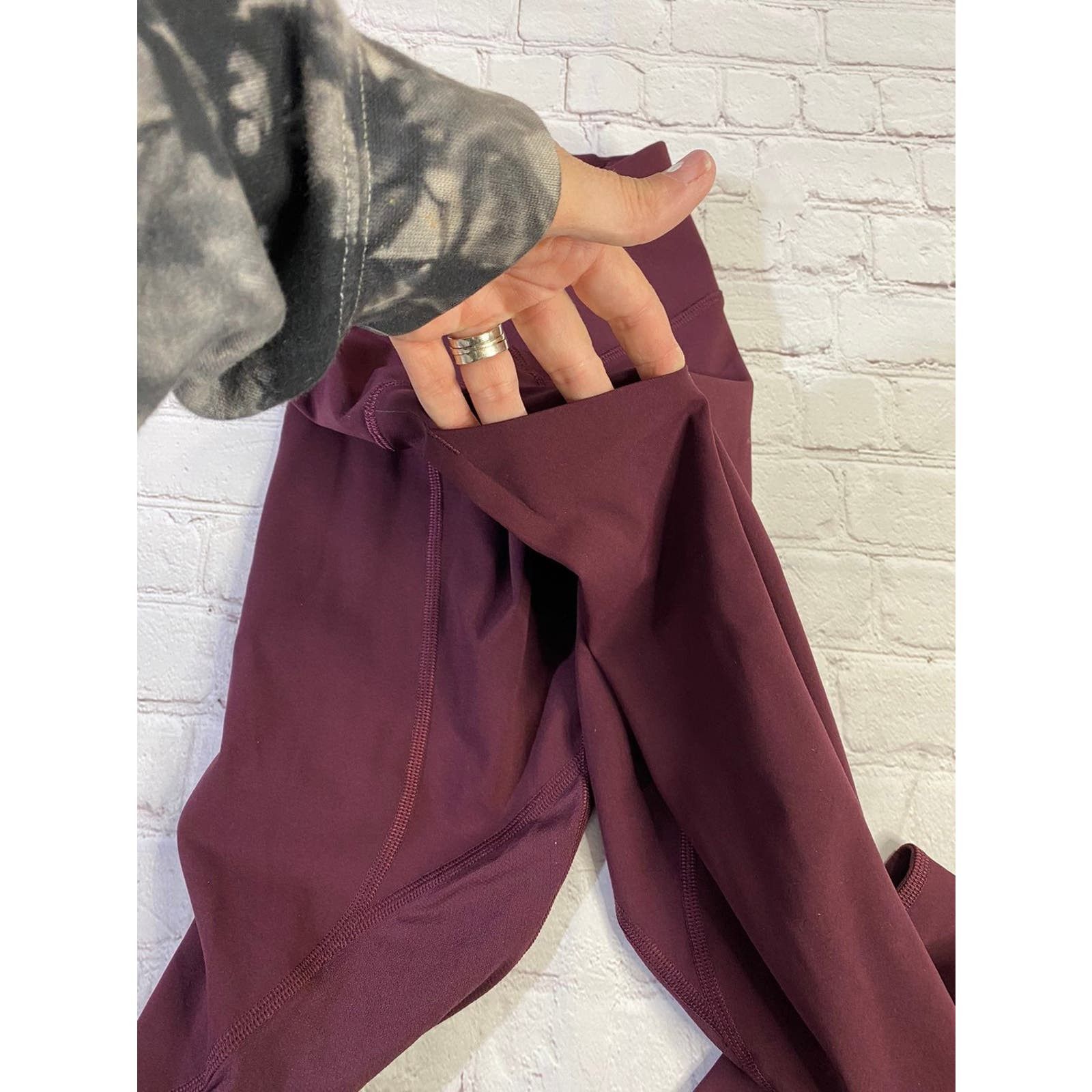 Lululemon lululemon leggings size 4 Size US 26 / EU 42 - 9 Thumbnail