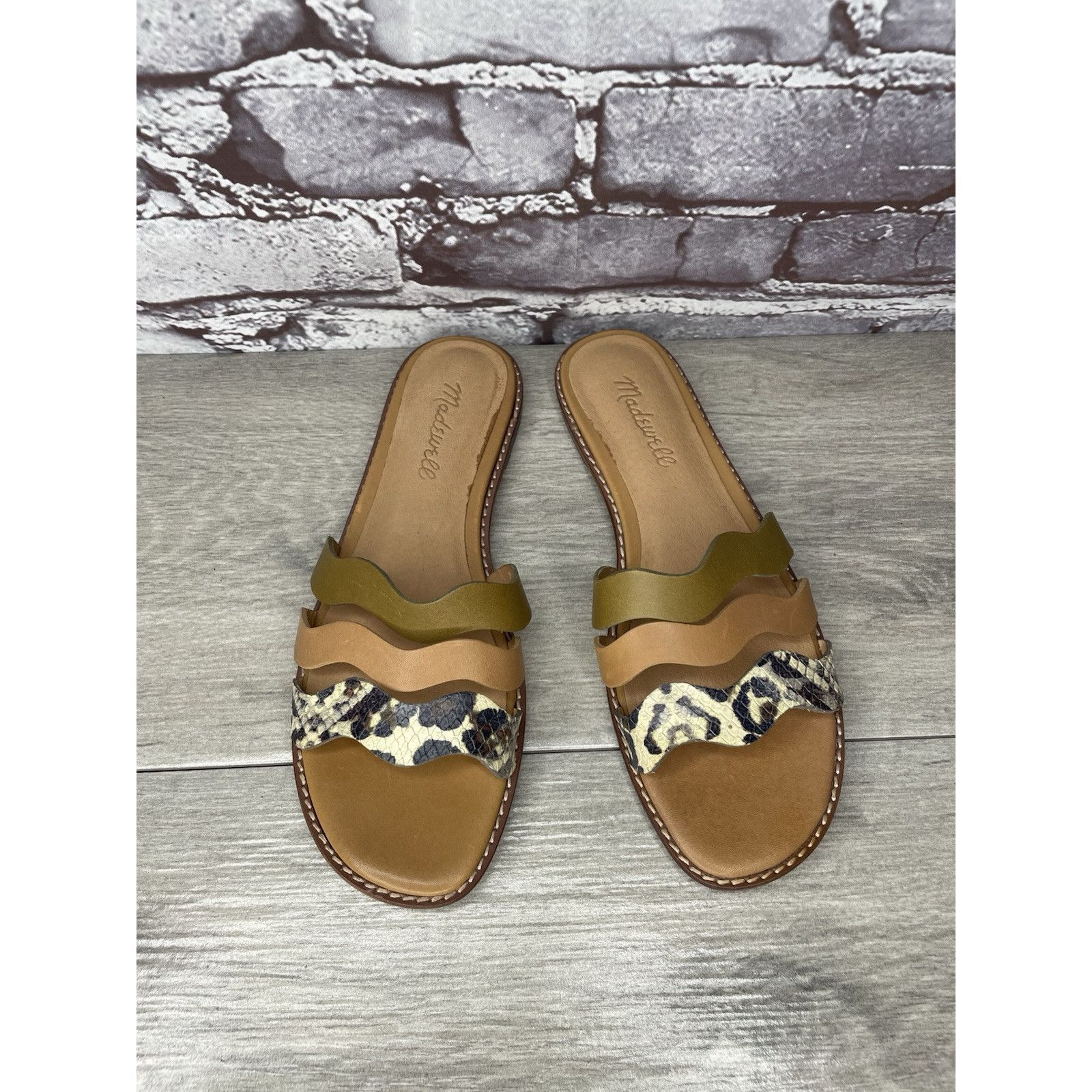 Madewell Madewell Brown Green Wavy Snake Embossed Leather Slides Flat Size US 6.5 / IT 36.5 - 17 Thumbnail