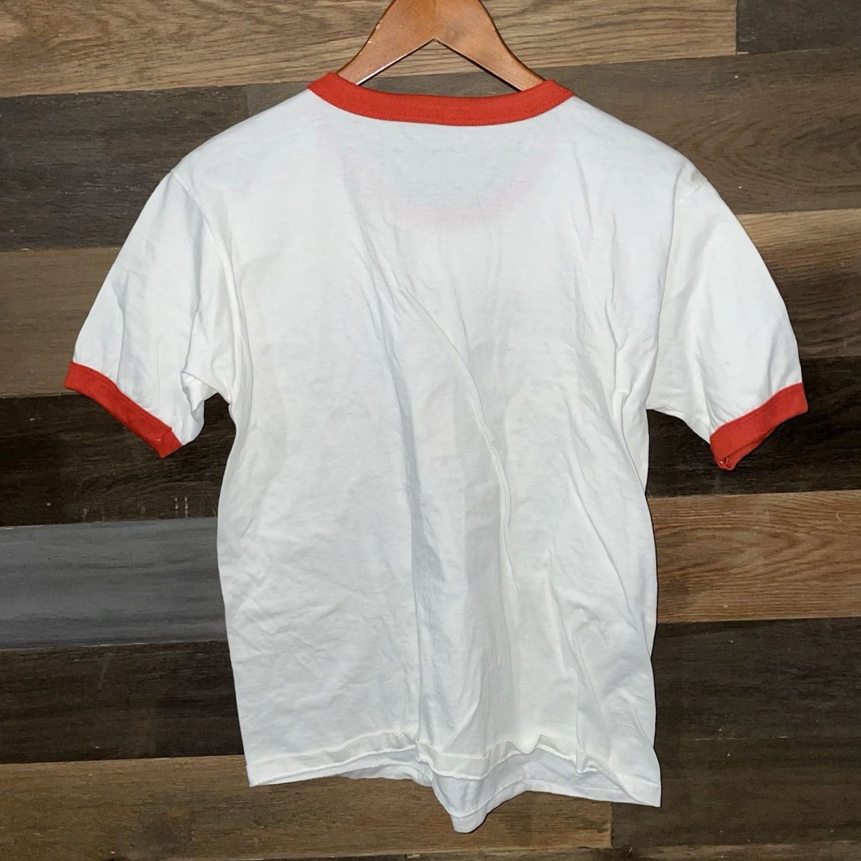 Vintage VINTAGE B.V.D T-Shirt Mens Size L White Bird Embroidered San Blas Graphic Tee Mens L White Bird Embroidered Size US L / EU 52-54 / 3 - 5 Thumbnail