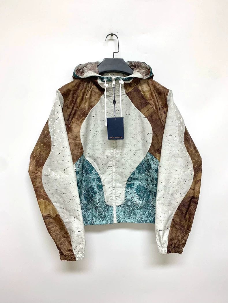 Louis Vuitton Louis Vuitton Marble full print hooded assault jacket Size US S / EU 44-46 / 1 - 1 Thumbnail