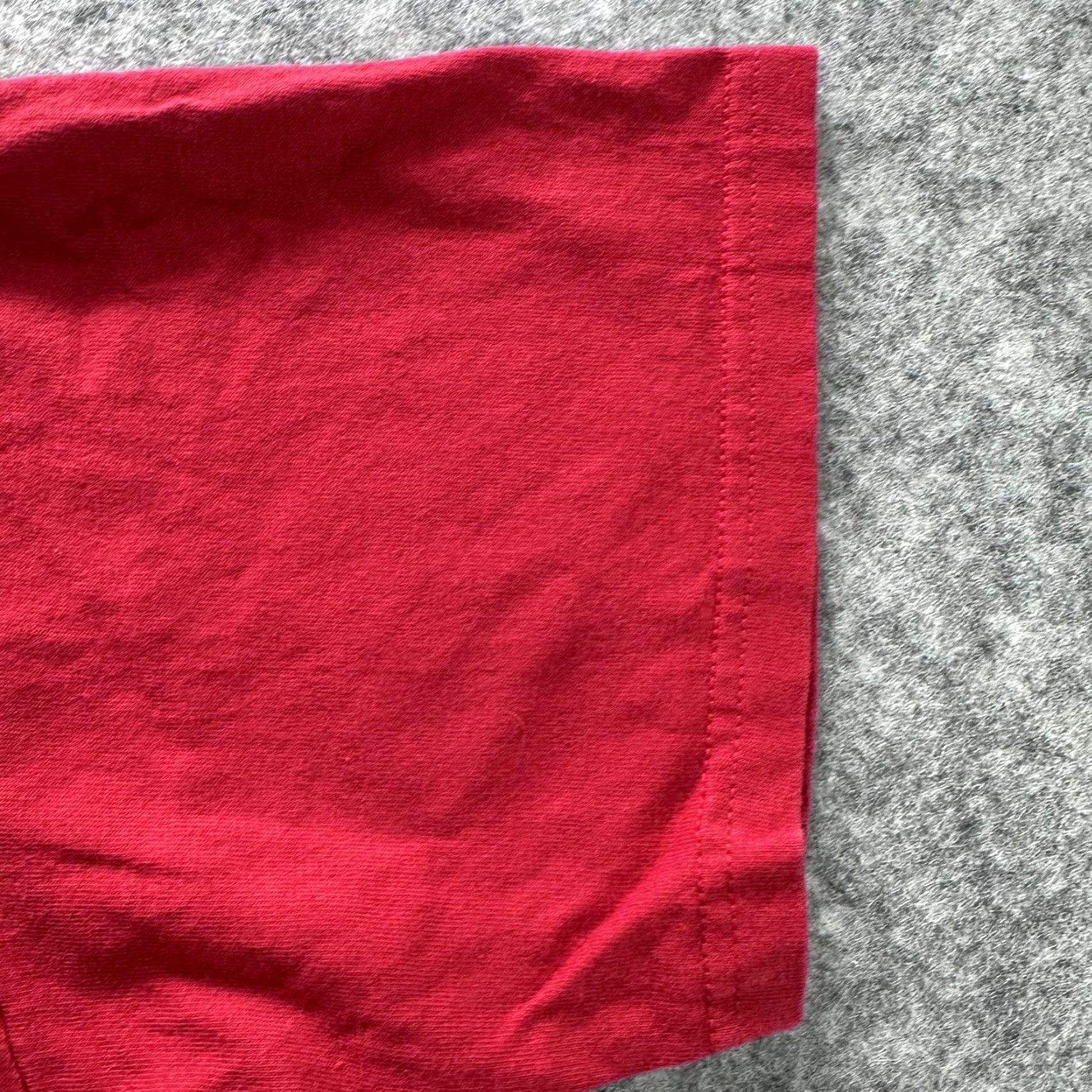 Vintage VINTAGE Castaway Club Shirt Mens Medium Red Graphic Tee Jones & Mitchell Crewneck Size US L / EU 52-54 / 3 - 4 Thumbnail
