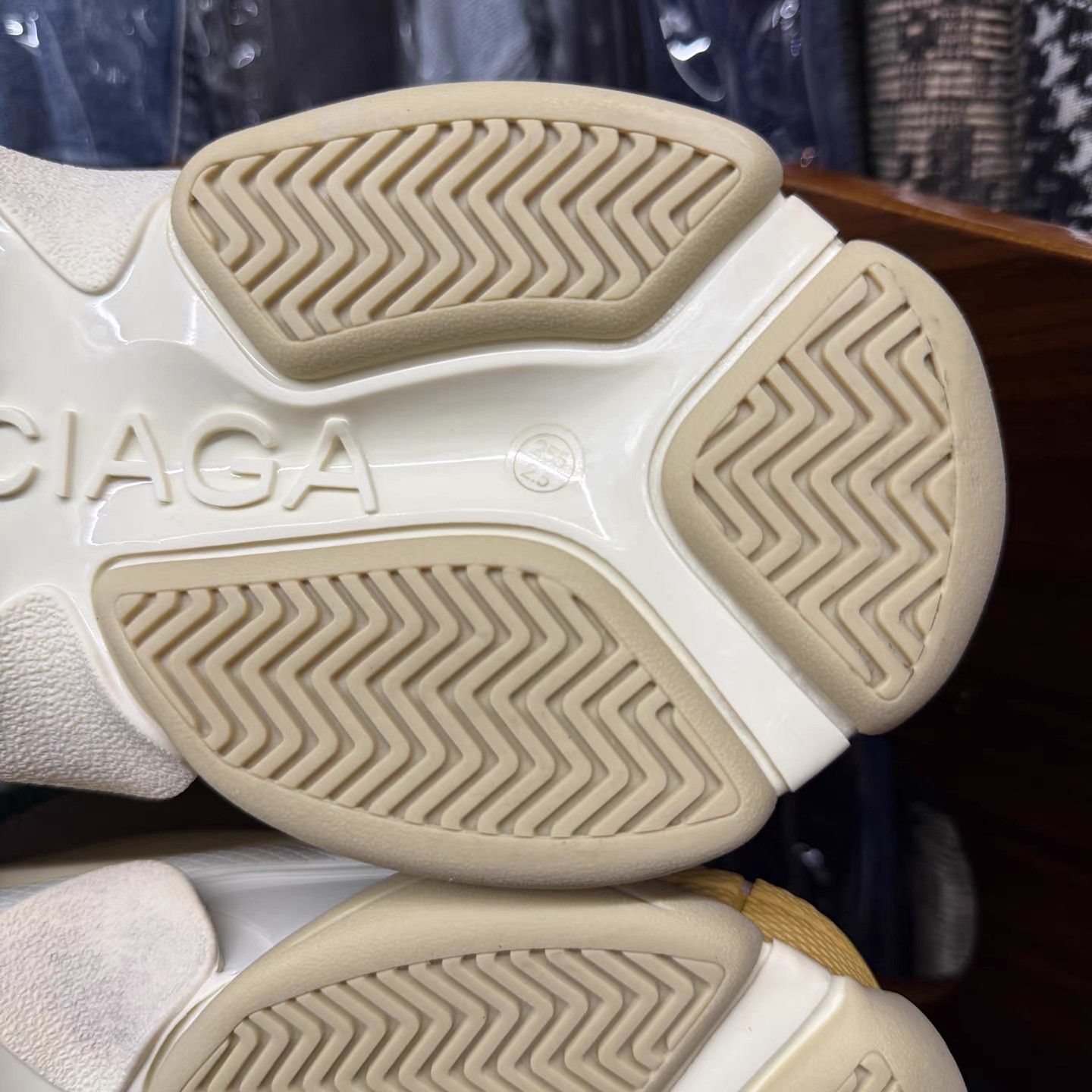 Balenciaga Balenciaga Triples Sneakers K15 Size US 8 / EU 41 - 9 Thumbnail