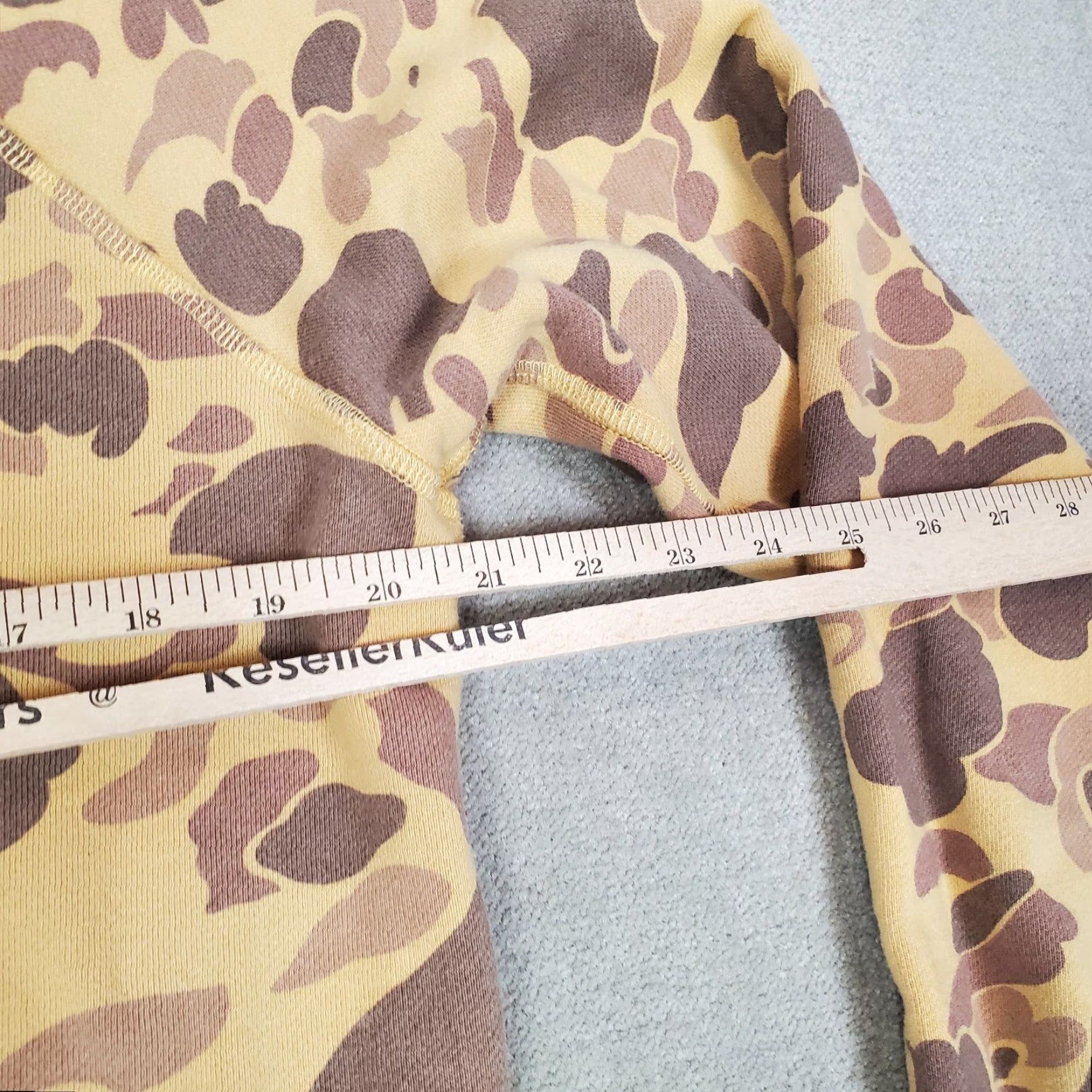 Todd Snyder **Todd Snyder LL Bean Mens Medium Brown Camo Pullover Sweatshirt** User: **Todd Snyder LL Bean Mens Medium Brown Camo Sweatshirt Pullover** Size US M / EU 48-50 / 2 - 5 Thumbnail