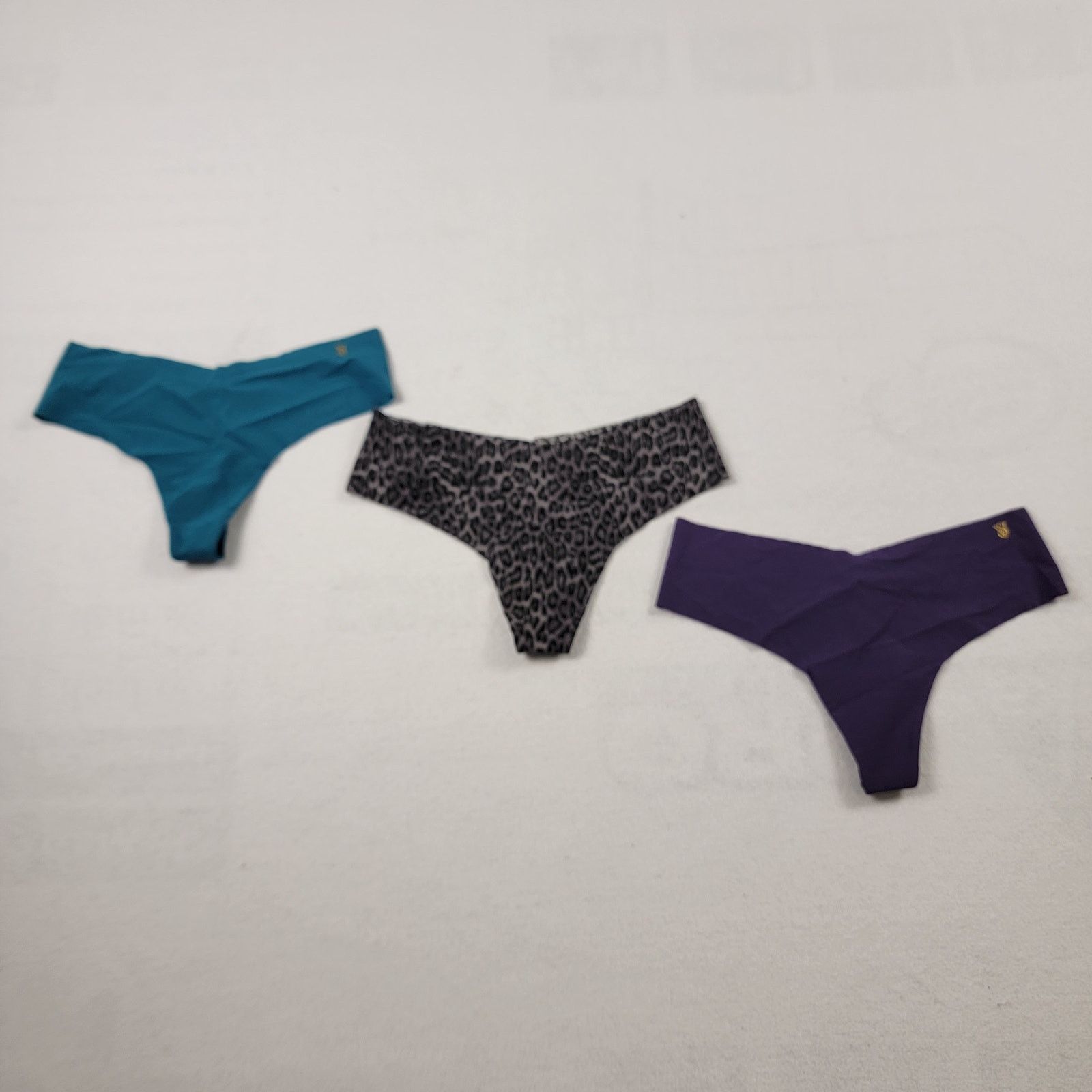 Victoria's Secret Victoria's Secret Thong/String Panties 3pk Sz M Size ONE SIZE - 1 Thumbnail
