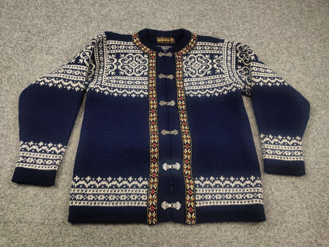 Dale Of Norway Vintage 90's Nordstrikk Wool Pattern Knit Cardigan sweater Size US M / EU 48-50 / 2 - 3 Thumbnail