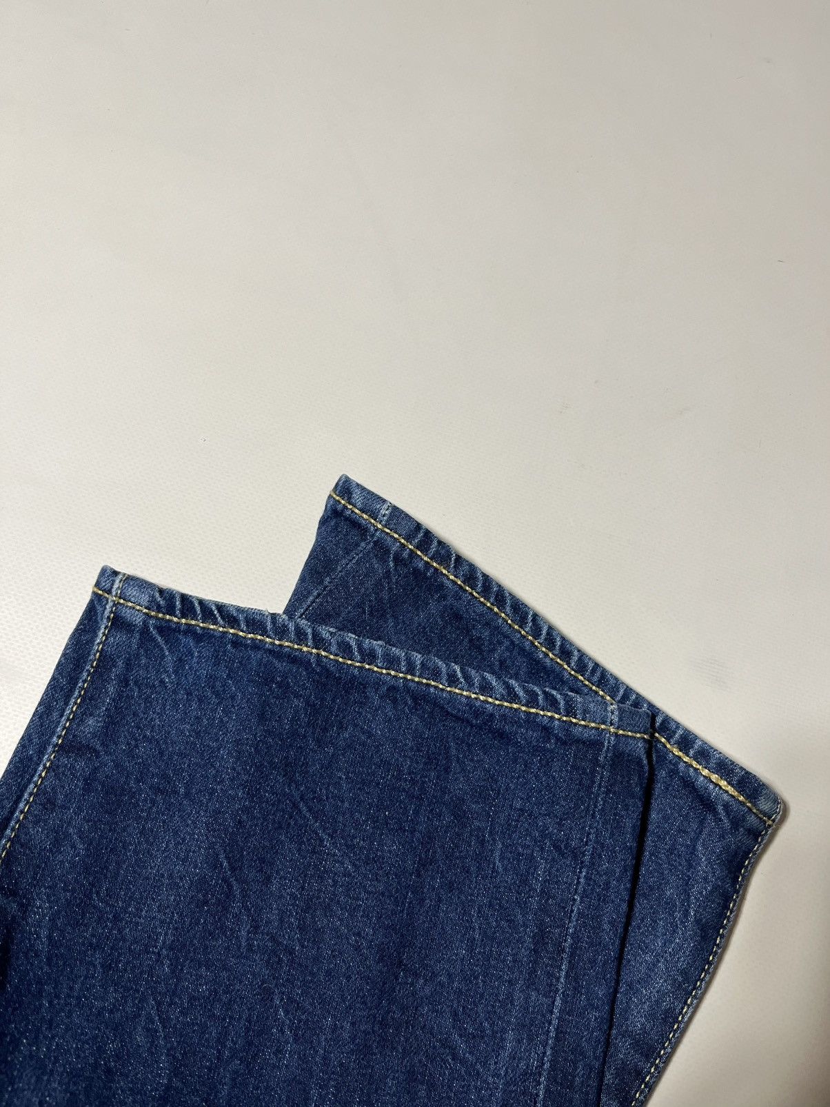 Levi's Vintage Clothing Vintage Levi’s 501 WhiteOak ConeDenim Selvedge VStitch Jeans Size US 30 / EU 46 - 16 Thumbnail