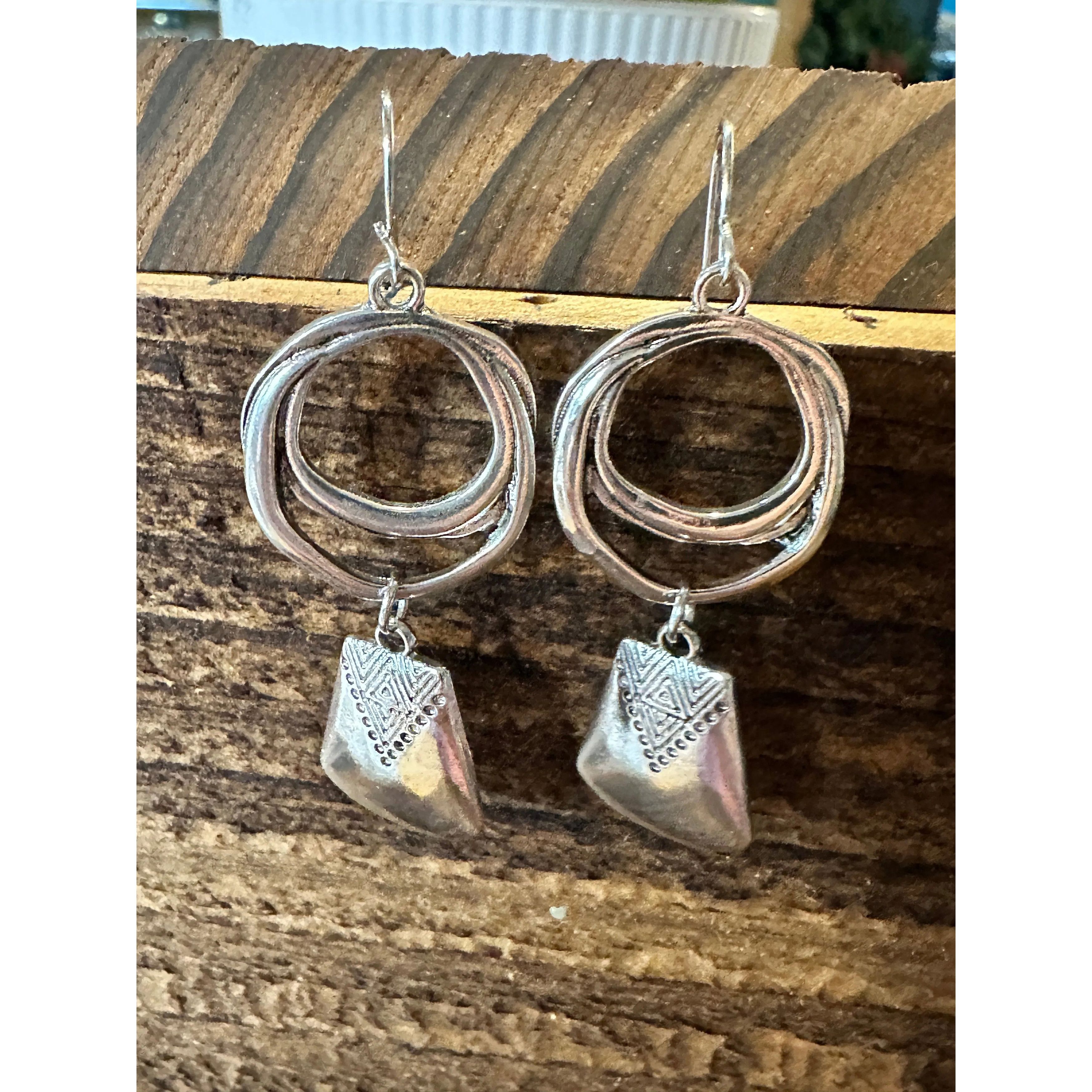 Other Boho Hippie Western Cowgirl Circle Silver Drop Wire Earrings Size ONE SIZE - 2 Thumbnail