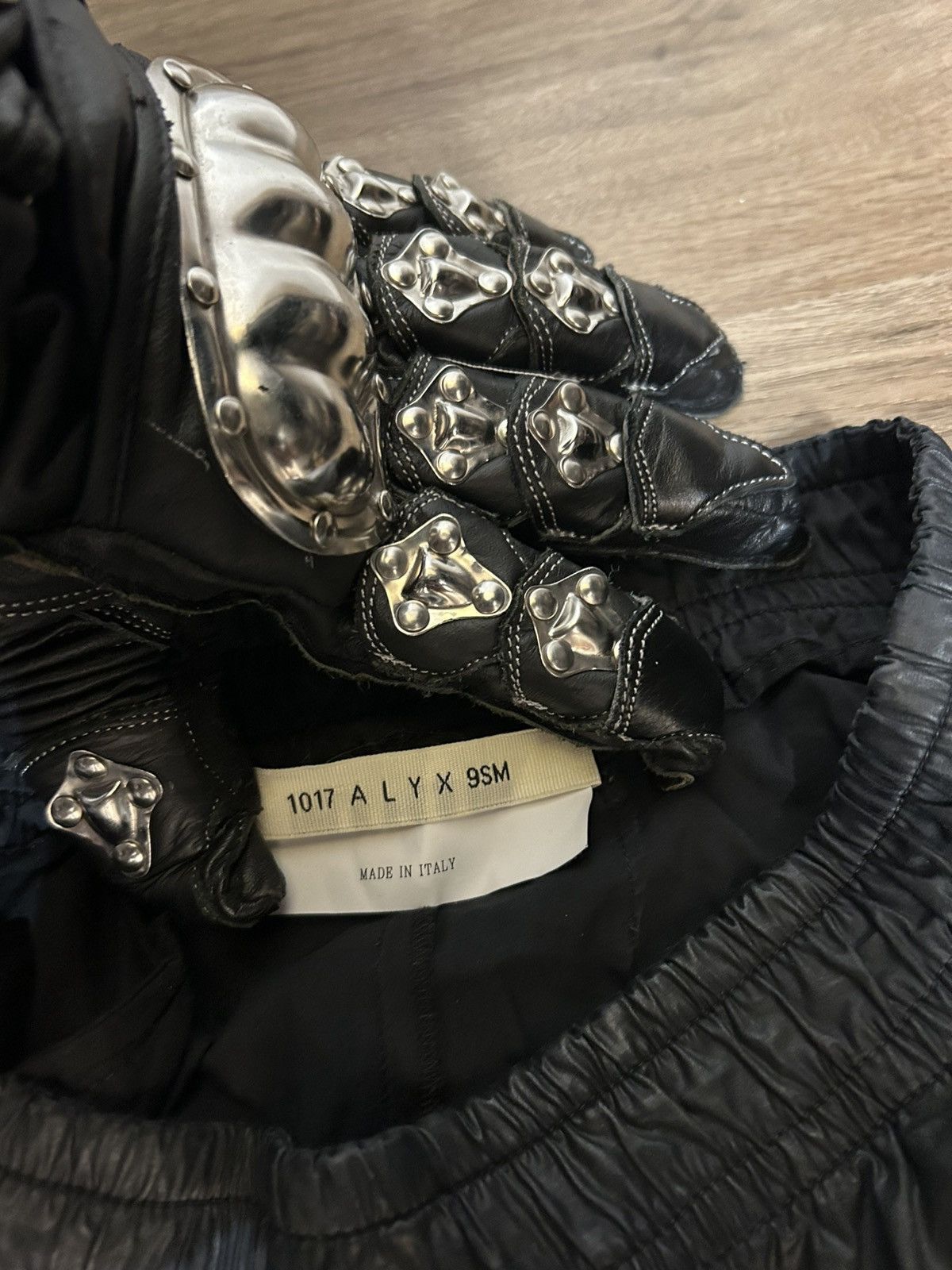 1017 ALYX 9SM 1017 Alyx 9sm Waxed Trousers Size US 32 / EU 48 - 4 Thumbnail