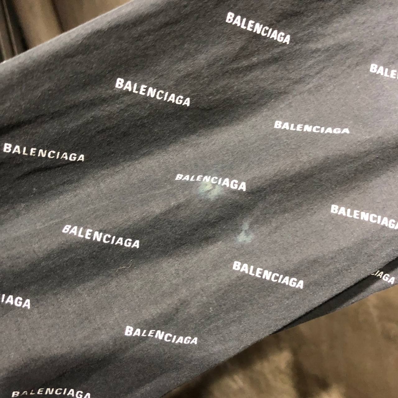 Balenciaga Balenciaga All over print logo button down L/S Size US XXL / EU 58 / 5 - 3 Thumbnail