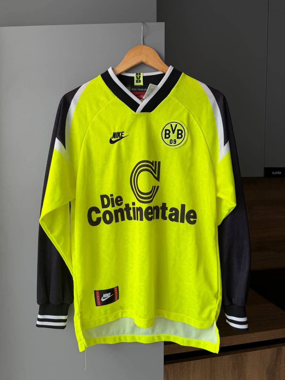 Nike Nike BVB Borussia Dortmund 1996 Longsleeve Soccer Jersey Size US S / EU 44-46 / 1 - 1 Thumbnail