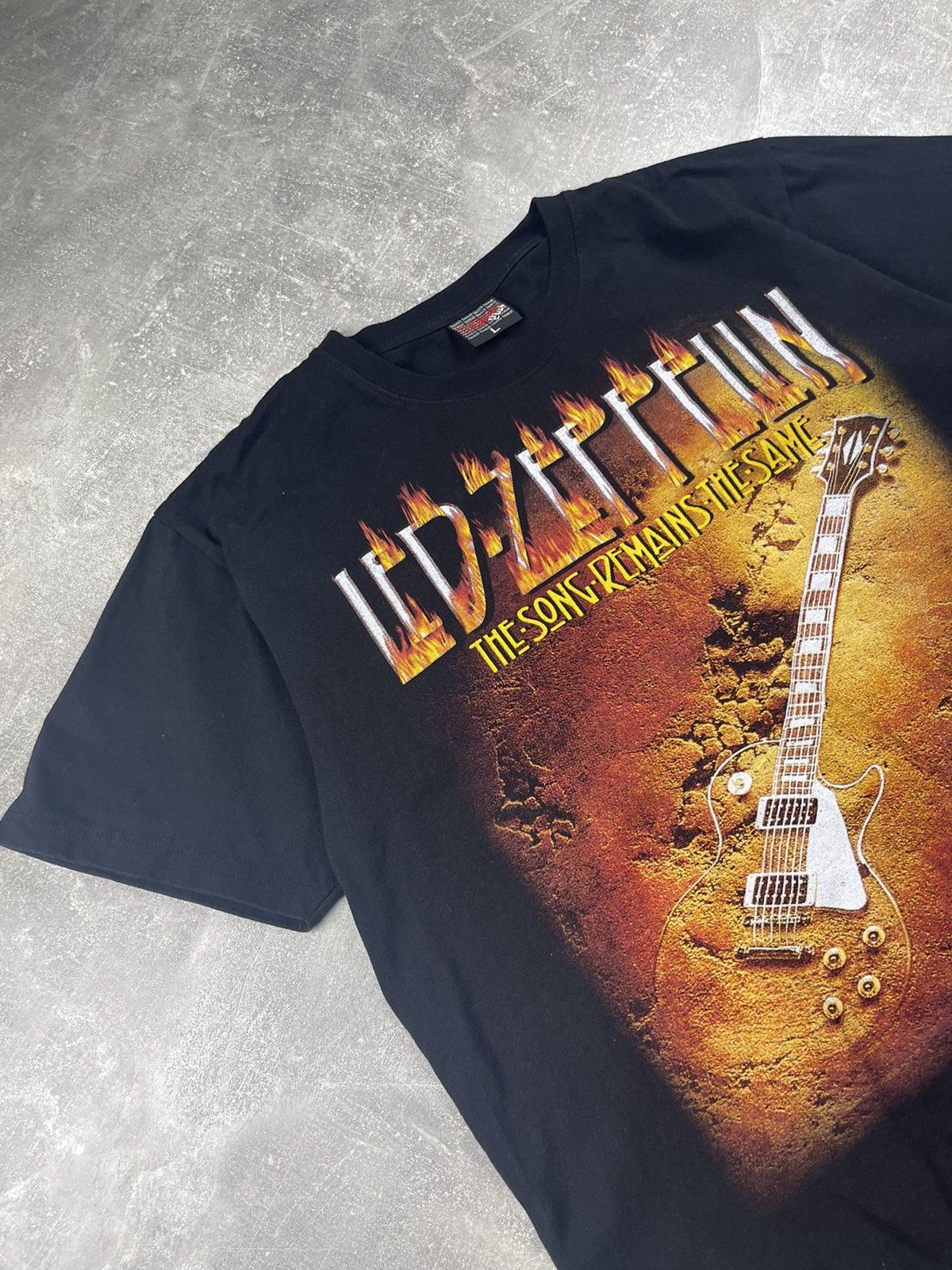Band Tees × Led Zeppelin × Vintage Led Zeppelin Vintage 00s Flame Logo Cotton Black T-Shirt Size US L / EU 52-54 / 3 - 7 Thumbnail