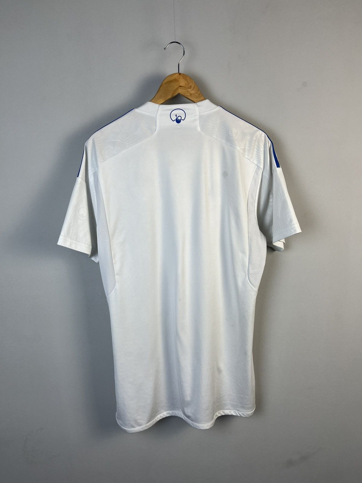 Other BNWT Adidas 2023-2024 Leeds United Home Soccer Jersey Size US L / EU 52-54 / 3 - 6 Thumbnail