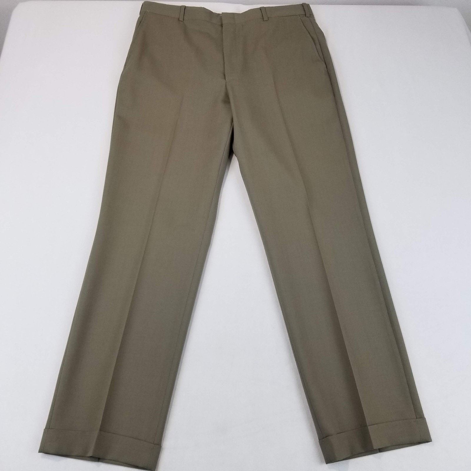 L.L. Bean LL Bean Pants Mens 36 Pleated Cuffed Made in USA Trousers Size US 36 / EU 52 - 11 Thumbnail