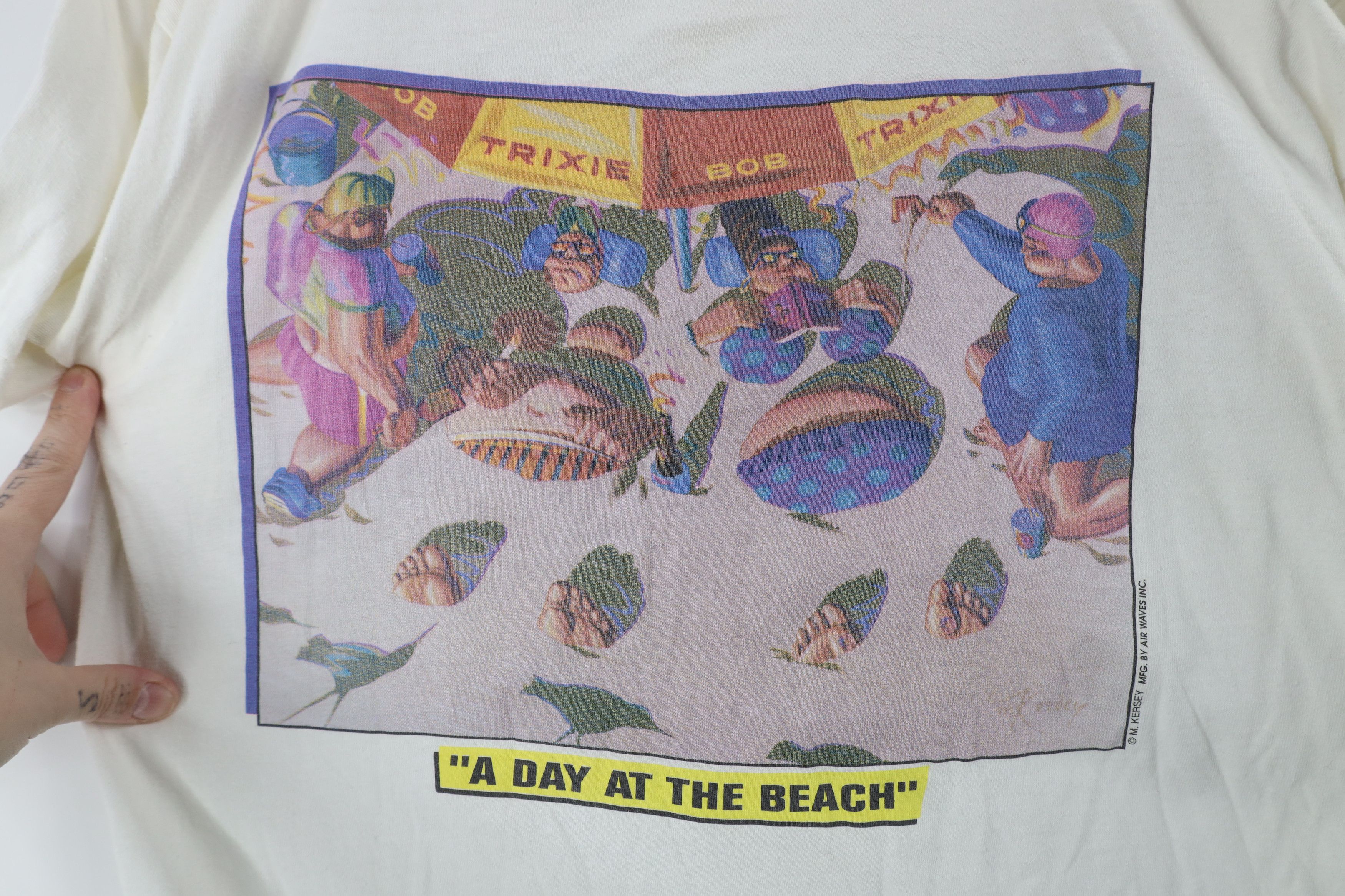 Vintage Vintage 90s Streetwear At The Beach Comic Obese Fat T-Shirt Size US L / EU 52-54 / 3 - 4 Thumbnail