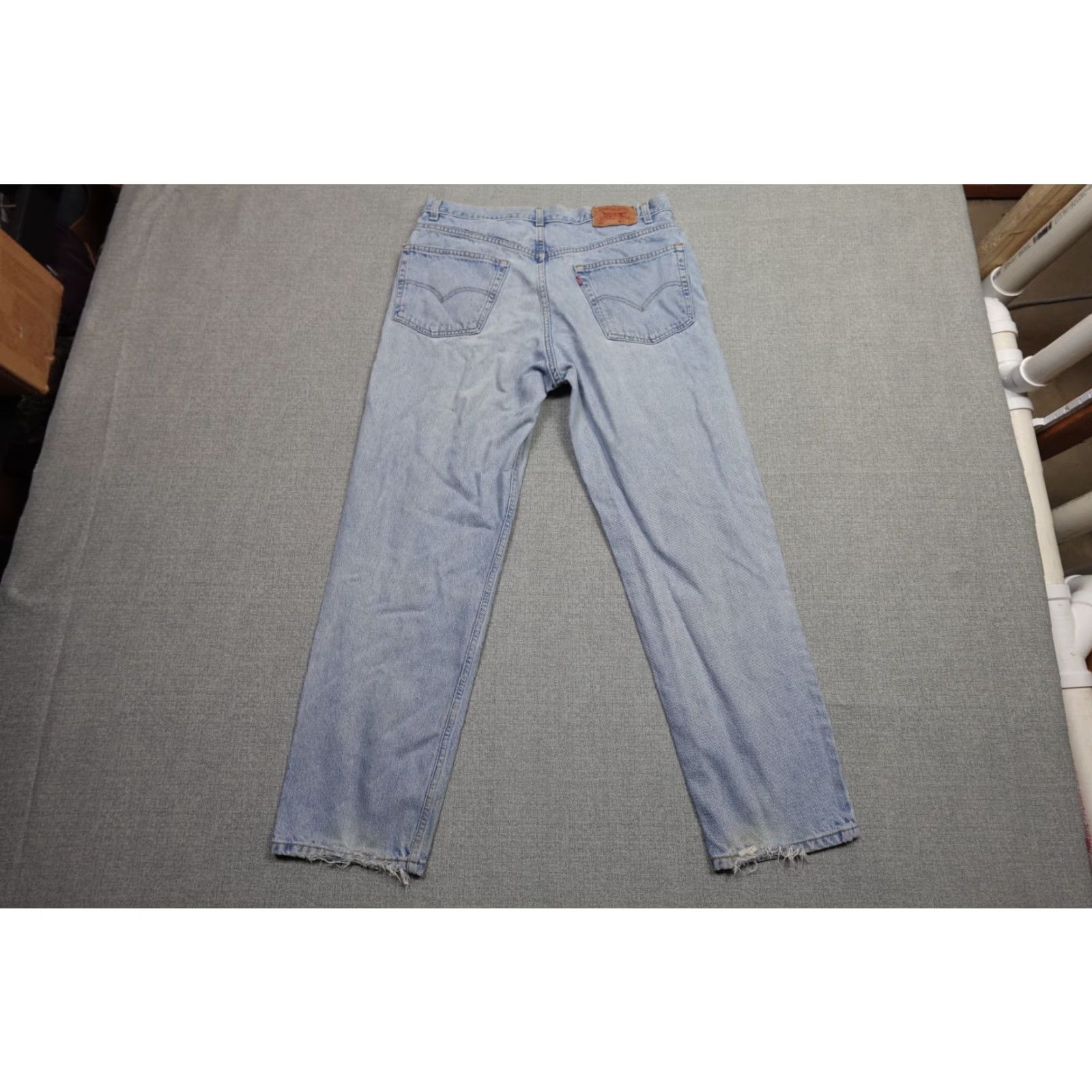 Levi's Levi's 550 Jeans Men 38x30 Blue Relaxed Fit Light Wash Denim Straight 5-Pocket Zipper Belt Loops Men's Jeans Size US 38 / EU 54 - 4 Thumbnail