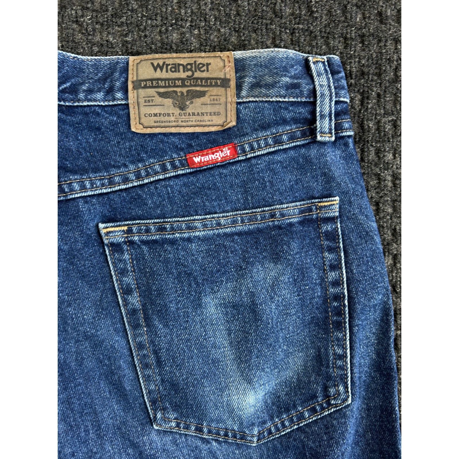 Wrangler VINTAGE Wrangler Jeans Regular Straight Fit 33 x 32 Blue Distressed Pockets 5-Pocket Logo Men's Wrangler 96501MR Denim Cotton United States Size US 33 - 3 Thumbnail