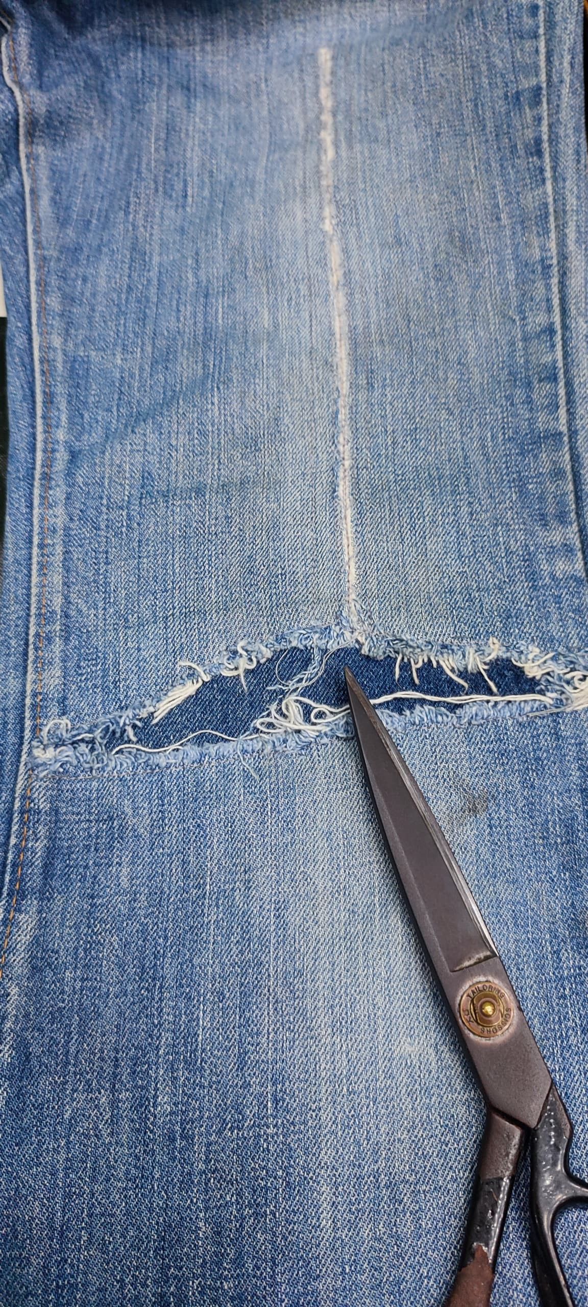 Levi's Vintage Clothing DISTRESSED LEVIS 517 BOOTCUT NO'8 Size US 31 - 22 Thumbnail