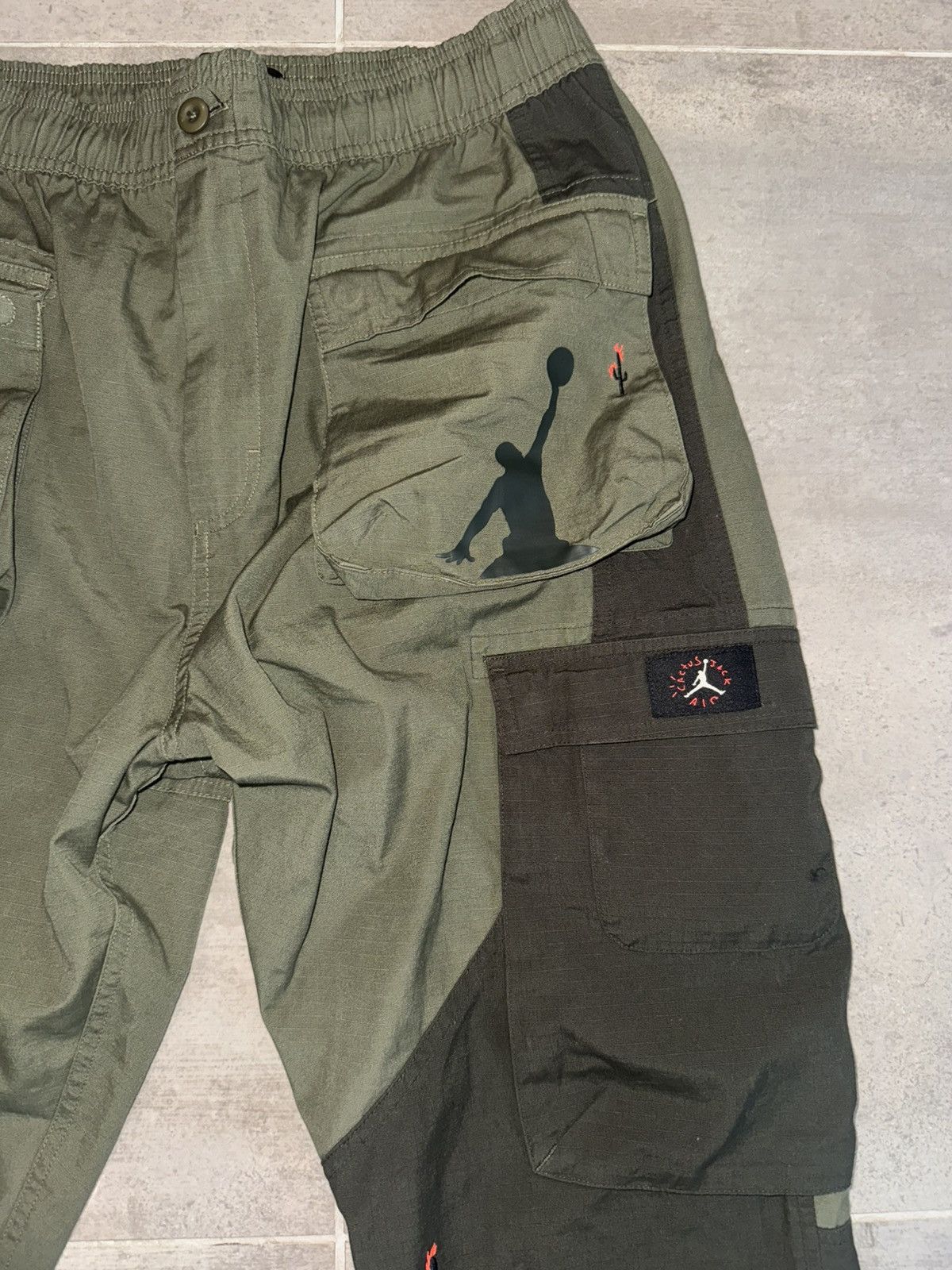 Jordan Brand Jordan x Cactus Jack Cargo pants green rare large Size US 34 / EU 50 - 5 Thumbnail
