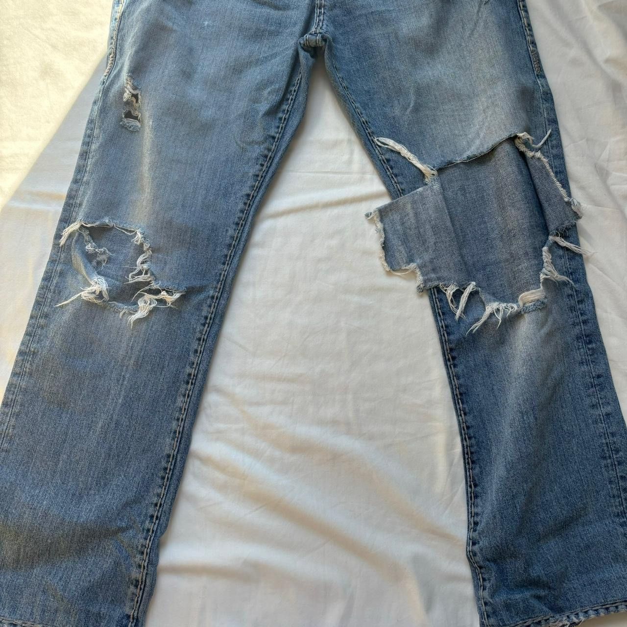 True Religion True Religion Relaxed Straight Denim Ripped Jeans Size US 31 - 3 Thumbnail