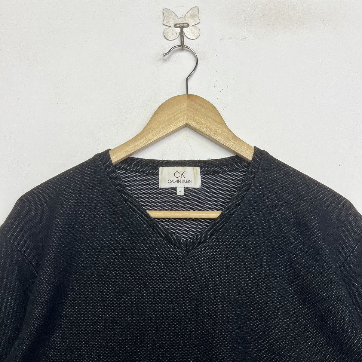 Calvin Klein CALVIN KLEIN MINIMALIST V NECK LONGSLEEVE SHIRT Size US L / EU 52-54 / 3 - 2 Thumbnail