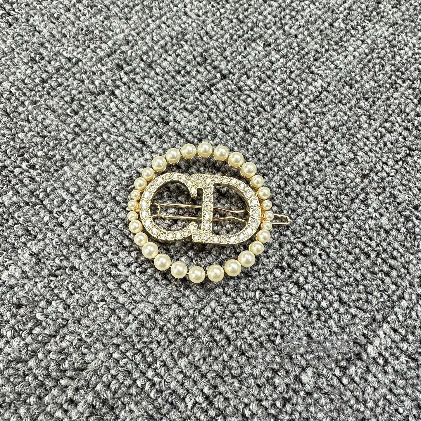 Dior Dior Pearl Diamond Brooch Hairpin. Size ONE SIZE - 1 Thumbnail