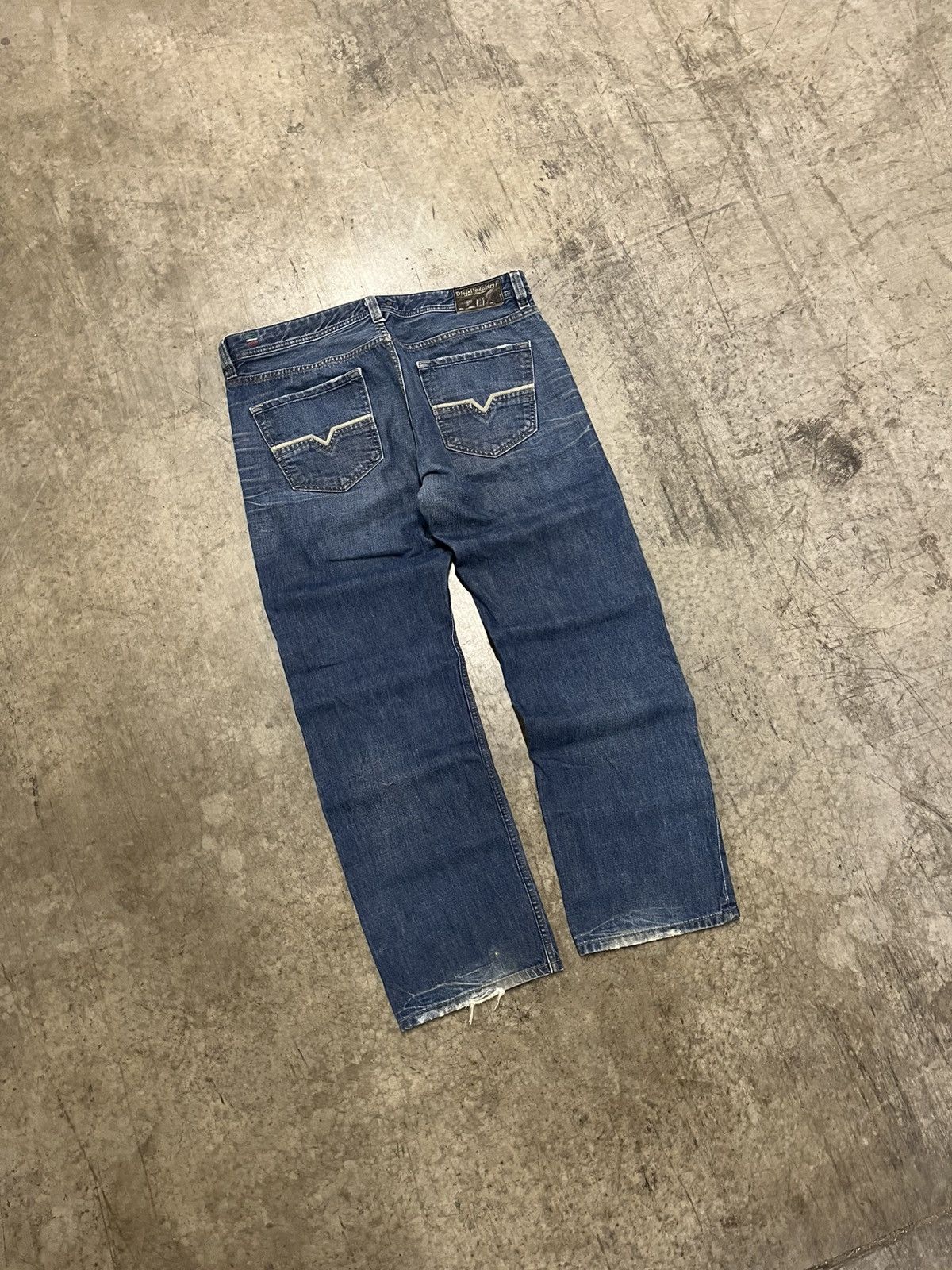 Diesel × Vintage Diesel vintage baggy fit denim jeans hype rare streetwear Size US 36 / EU 52 - 1 Thumbnail