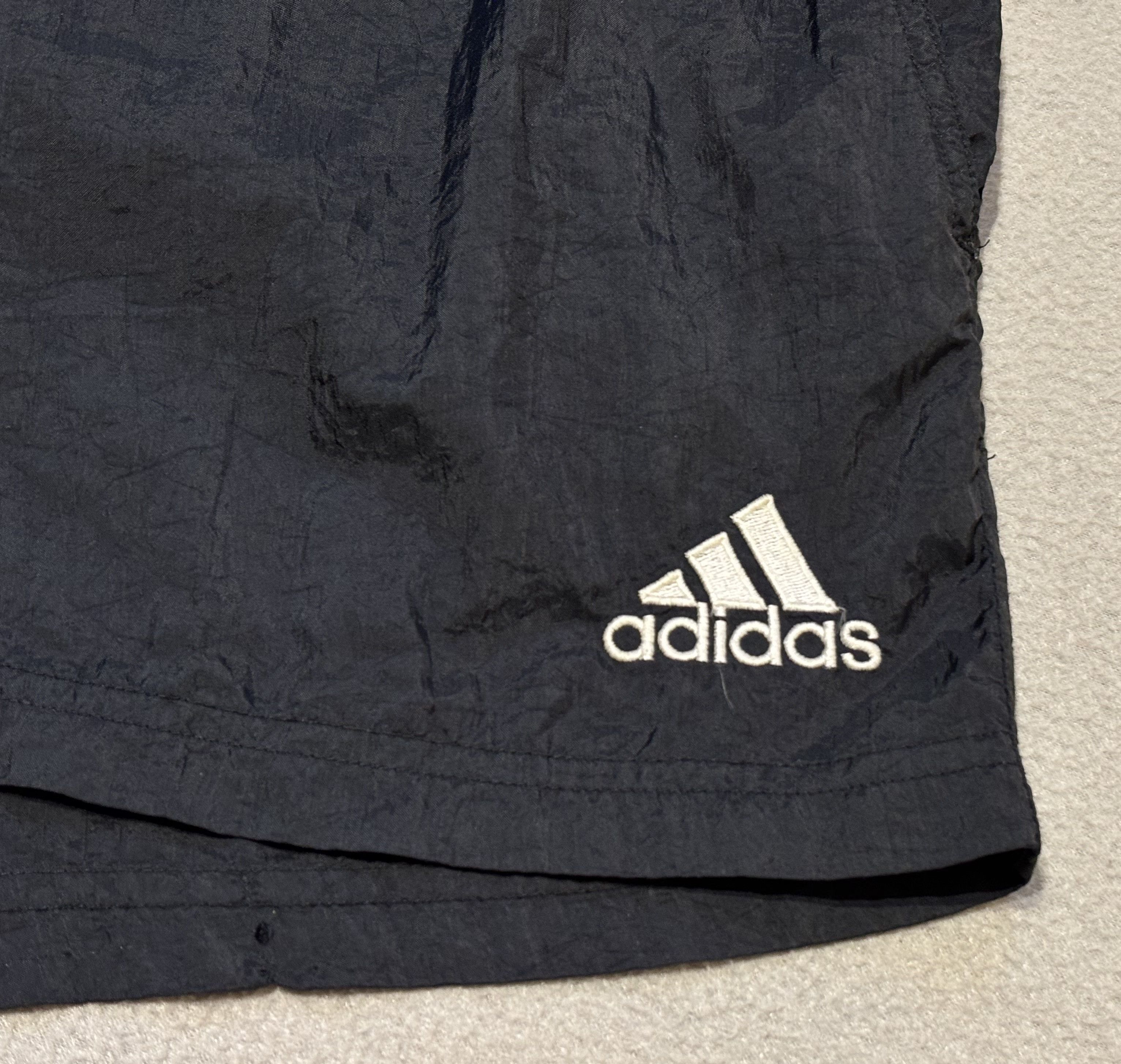 Adidas Adidas vintage sports shorts size S Size US 30 / EU 46 - 8 Thumbnail