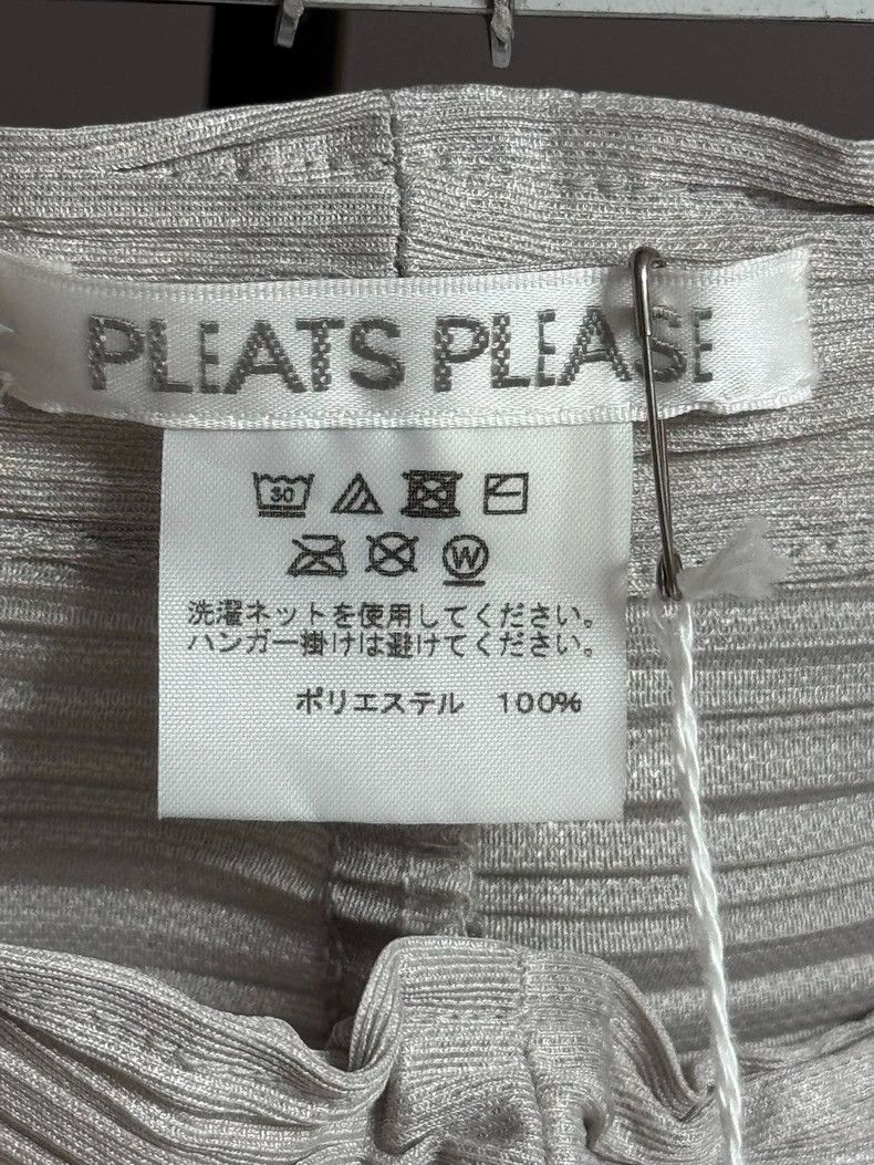Issey Miyake Issey Miyake size:5 White horizontal striped chicken leg p Size 23" - 3 Thumbnail