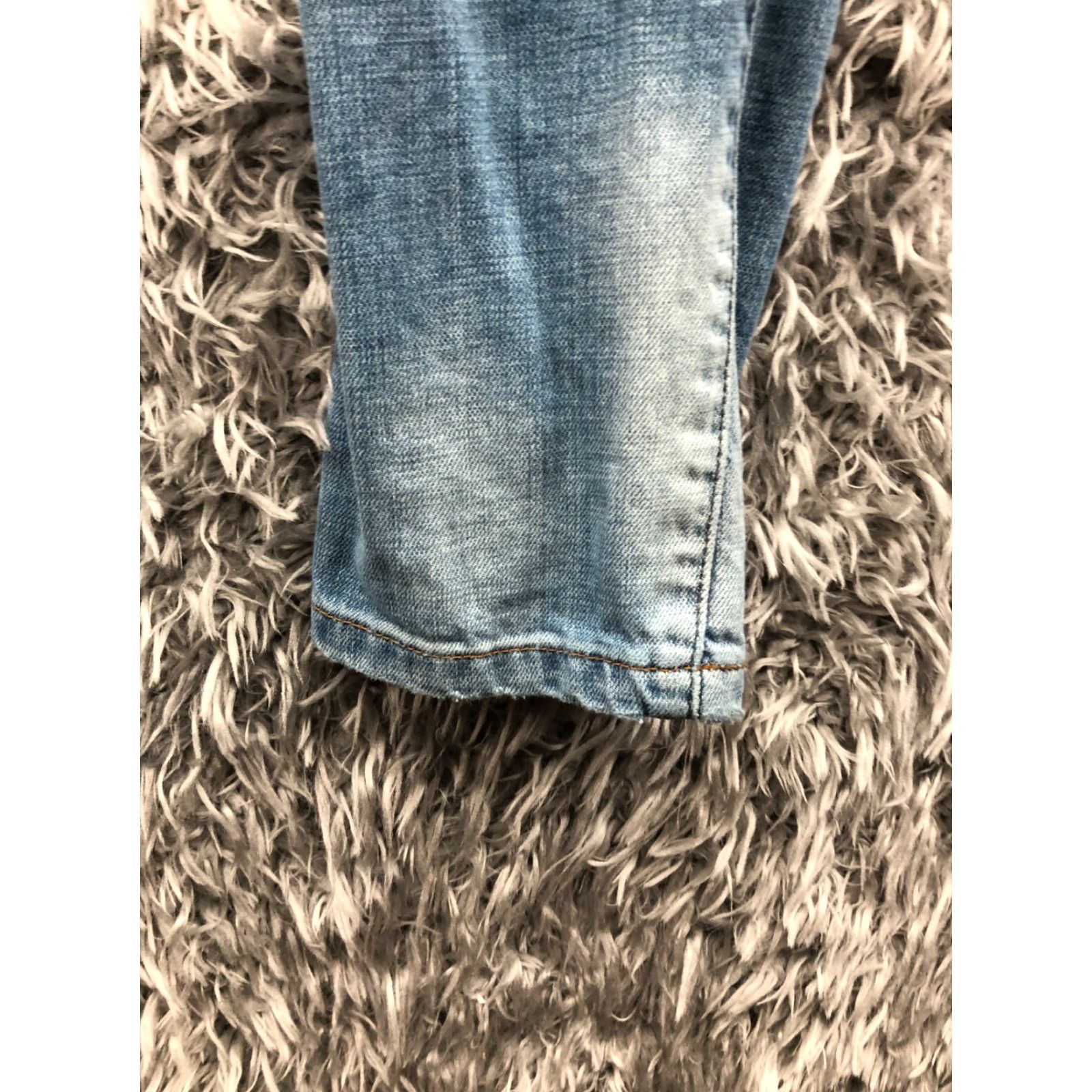 Bench Bench Slim Straight Jeans 26 Mens Mid Blue Wash Denim 5-Pocket Belt Loops Regular Length Inseam 30in Size US 26 / EU 42 - 7 Thumbnail