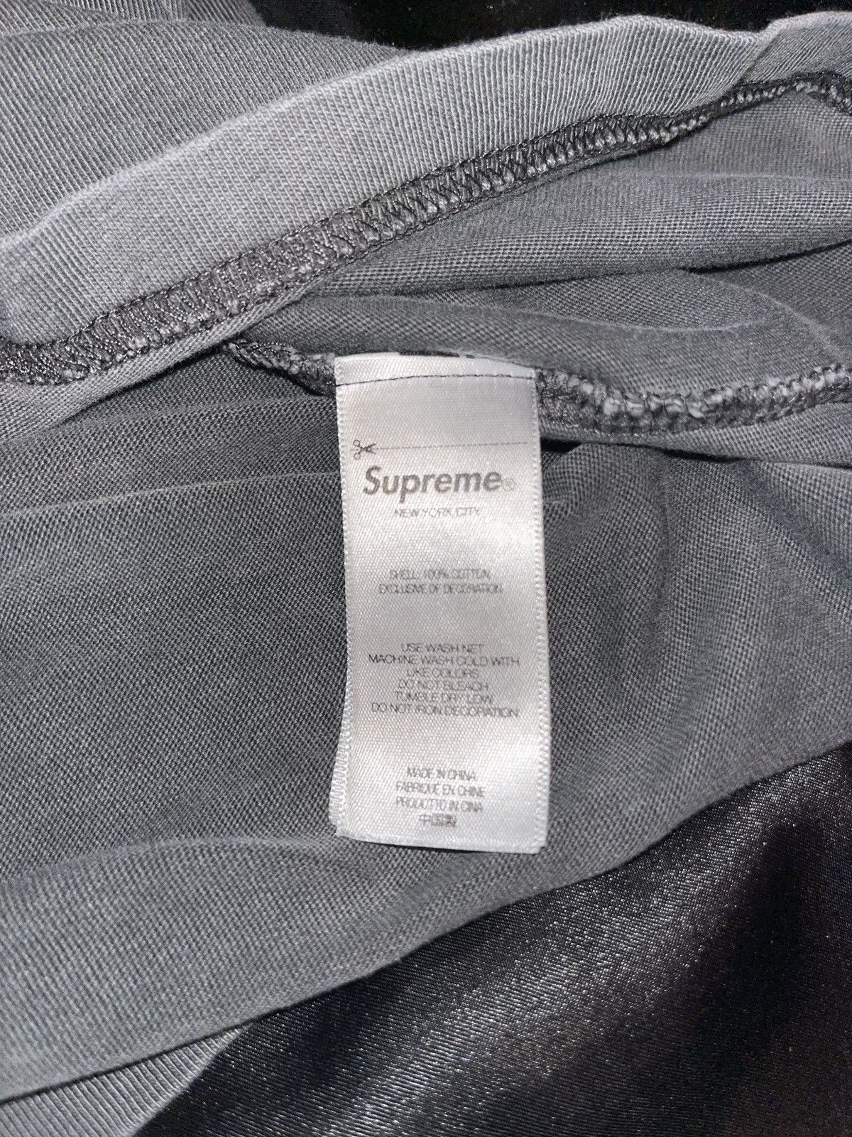 Supreme Supreme Cracked Back Arc Top Size US L / EU 52-54 / 3 - 4 Thumbnail