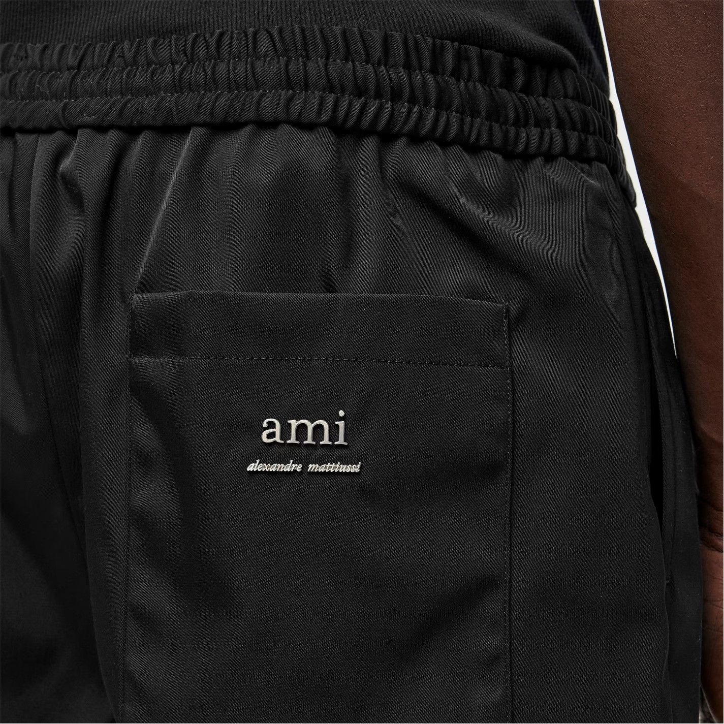 AMI o1g2r1mq0326 Tailored Fit Chino Shorts in Black Size US 34 / EU 50 - 5 Thumbnail