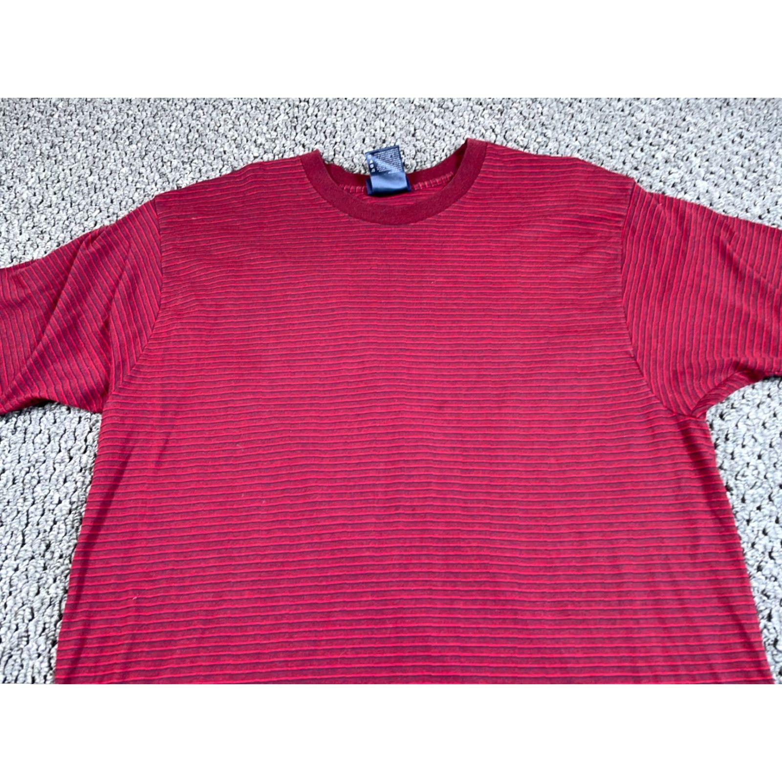 Vintage VINTAGE VTG Elongated Striped Pattern T-Shirt Adult XL Red Black Crewneck Skater Y2K Mens Size US XL / EU 56 / 4 - 4 Thumbnail