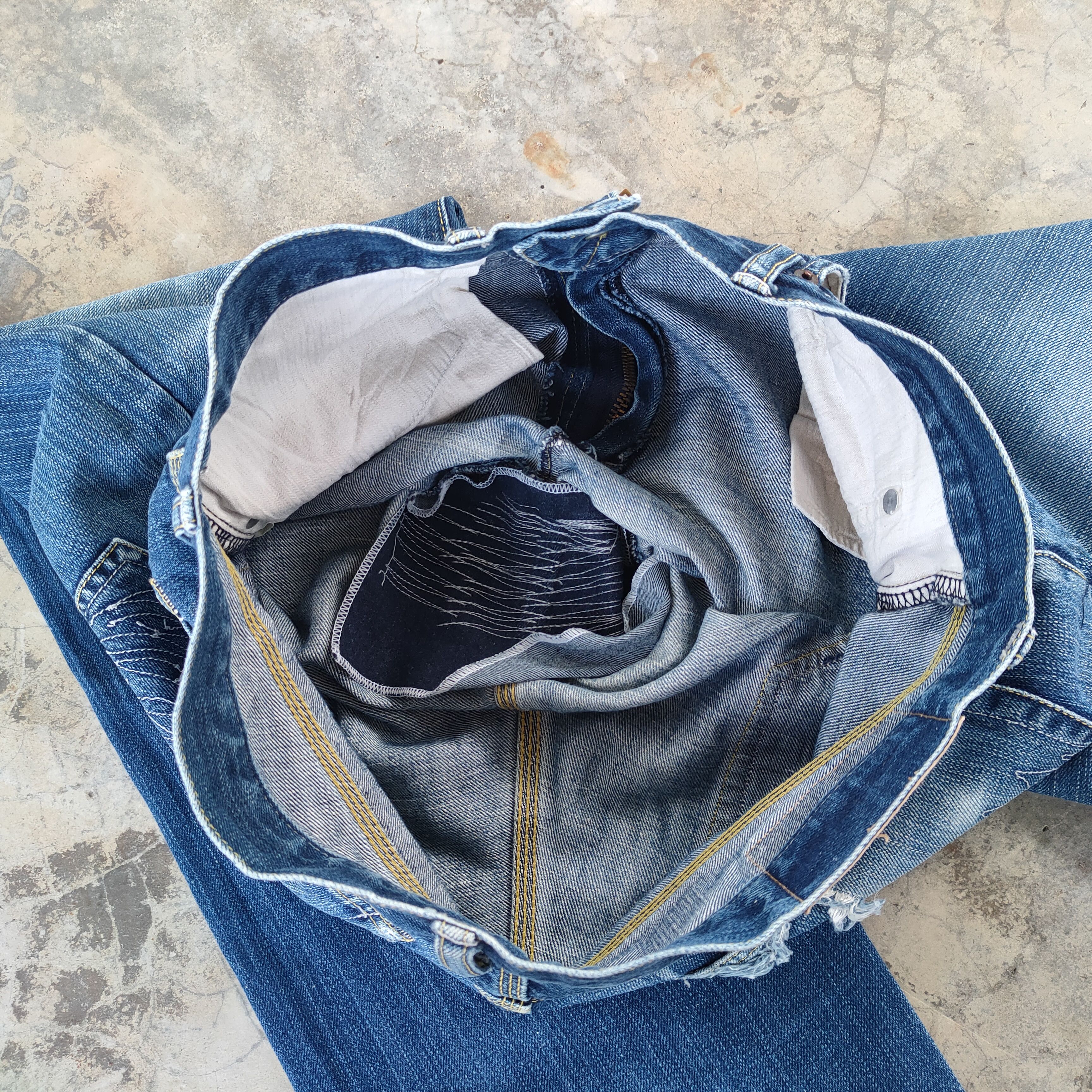 Japanese Brand W33 VINTAGE MAVEN FADED JEANS DENIM PANTS Size US 33 - 14 Thumbnail