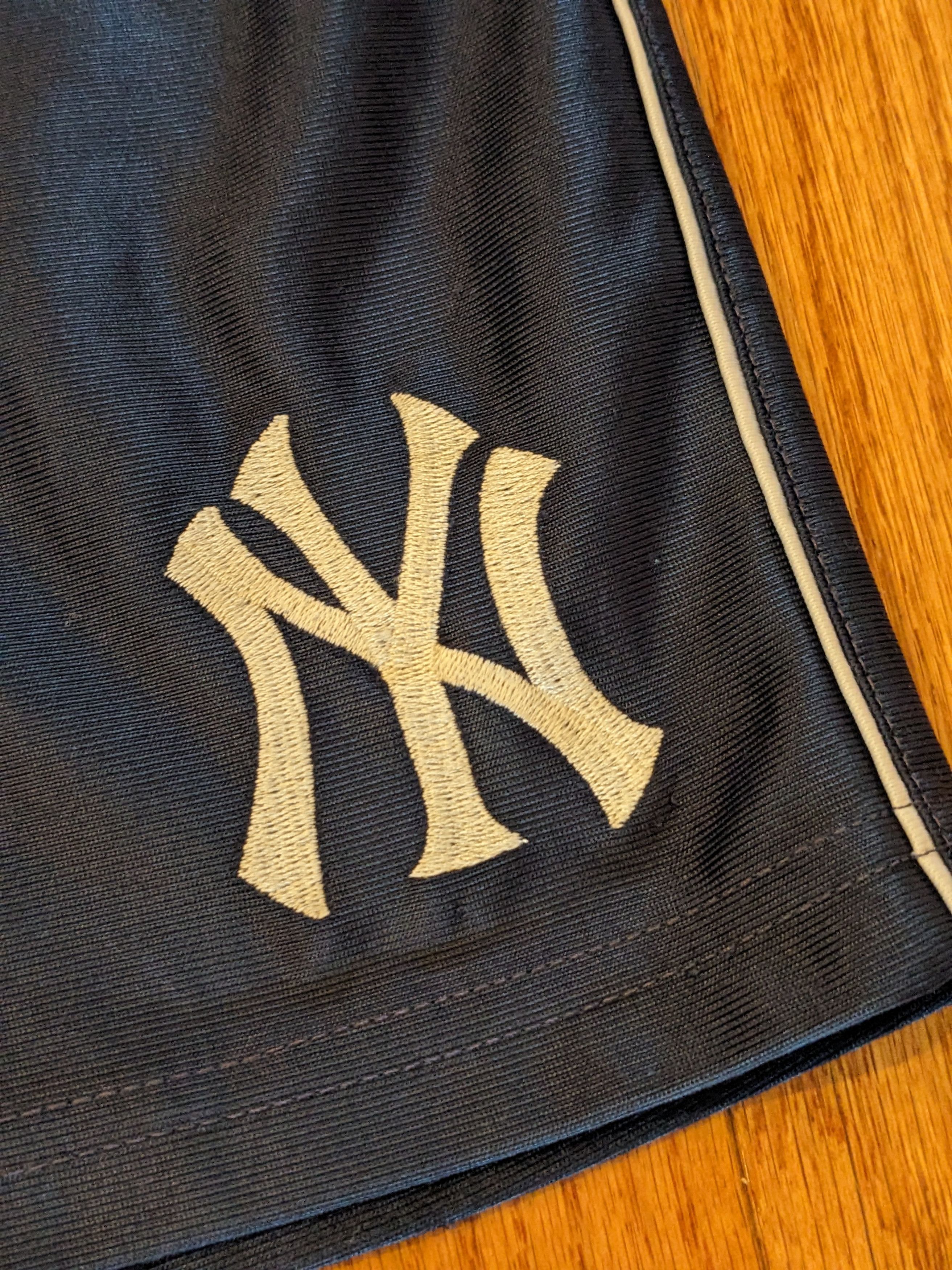 New York Yankees × Nike × Vintage Vintage Y2K New York Yankees Nike Essential Large Shorts Size US 38 / EU 54 - 2 Thumbnail