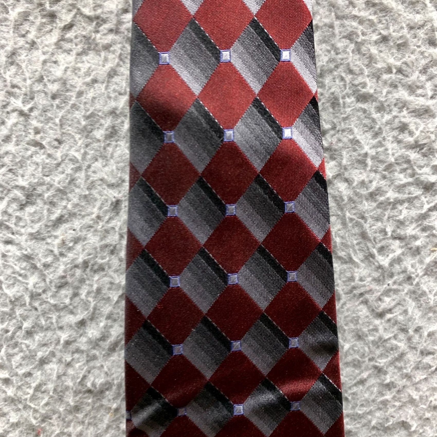 Vintage VINTAGE Diamond Tie Red Gray 100% Silk Neck Soft Casual Adult Mens Size ONE SIZE - 3 Thumbnail