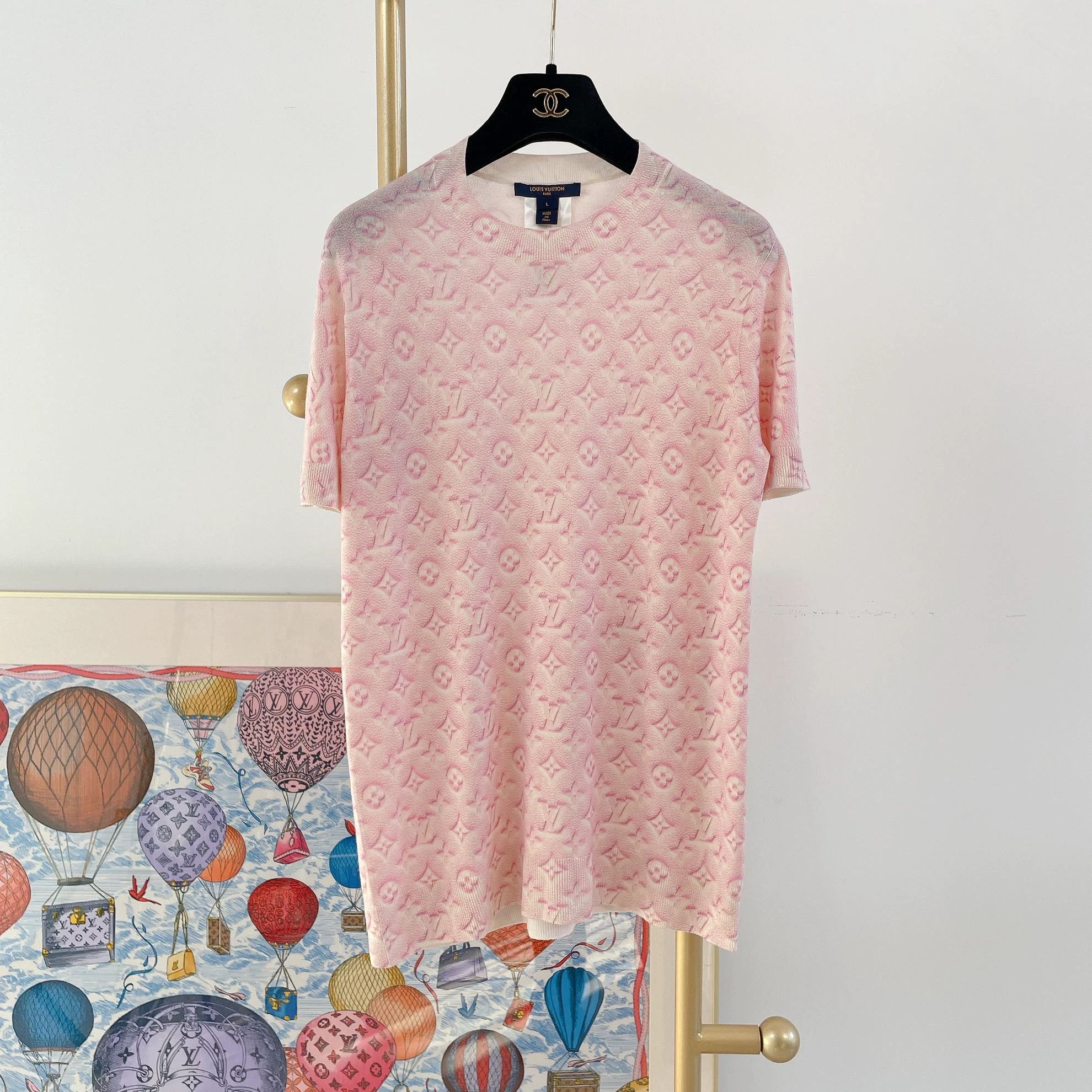 Louis Vuitton Louis Vuitton Pink Allover Logo Short Sleeve Tee L 4345 Size US L / EU 52-54 / 3 - 1 Thumbnail