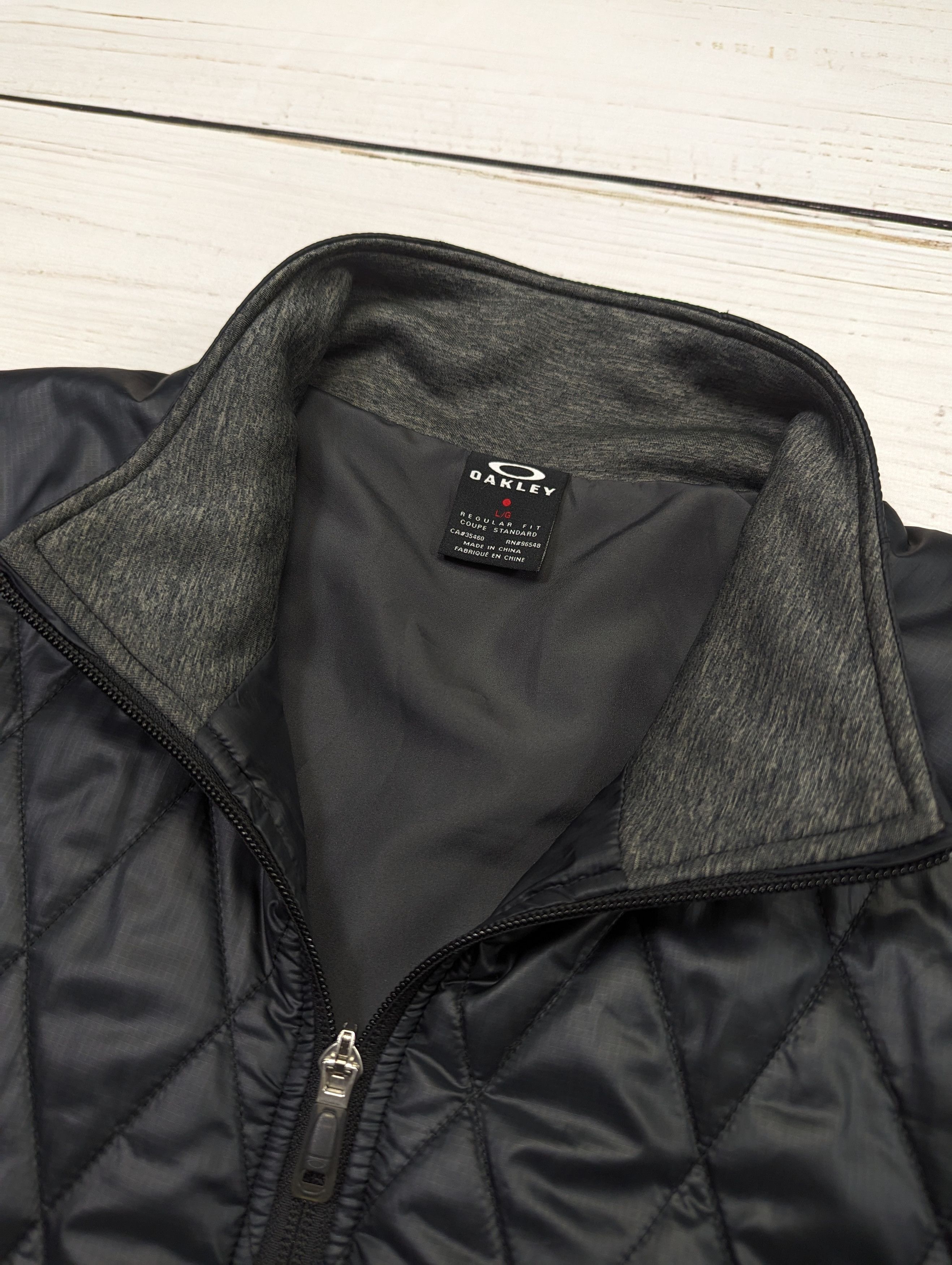 Oakley × Vintage Oakley vintage quilted puffer jacket size L Size US L / EU 52-54 / 3 - 8 Thumbnail