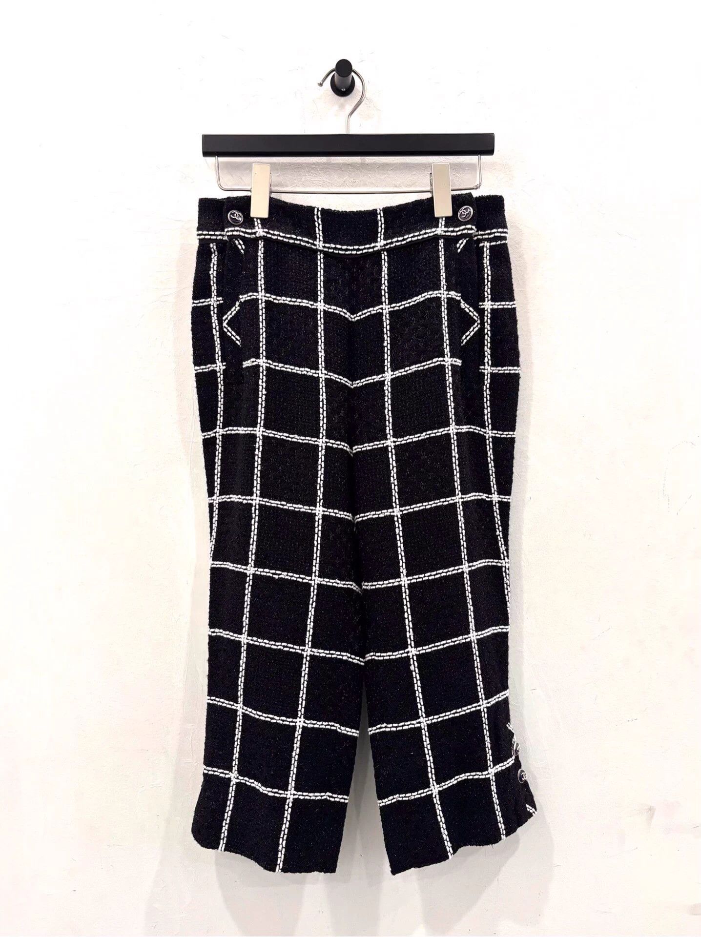 Chanel Chanel Rooftop black white check CC crystal button pants 40 Size 28" / US 6 / IT 42 - 1 Thumbnail