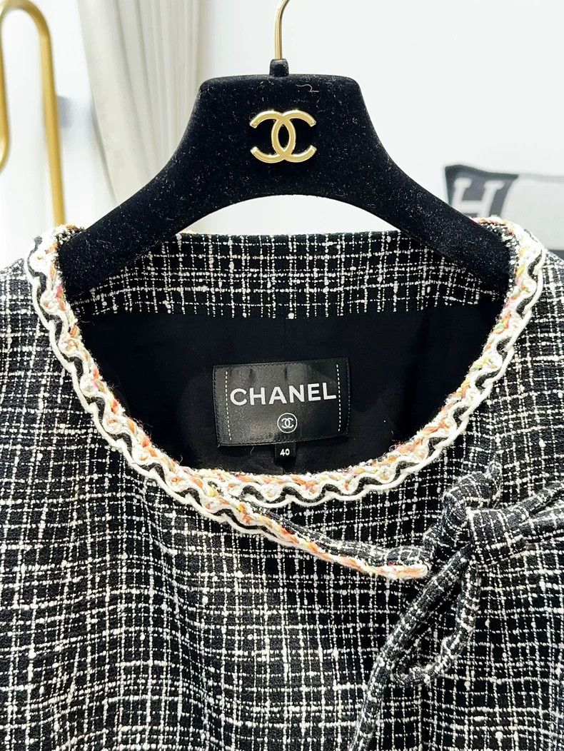 Chanel Chanel 25C dark gray mixed color braided color rolled edge Size S / US 4 / IT 40 - 4 Thumbnail