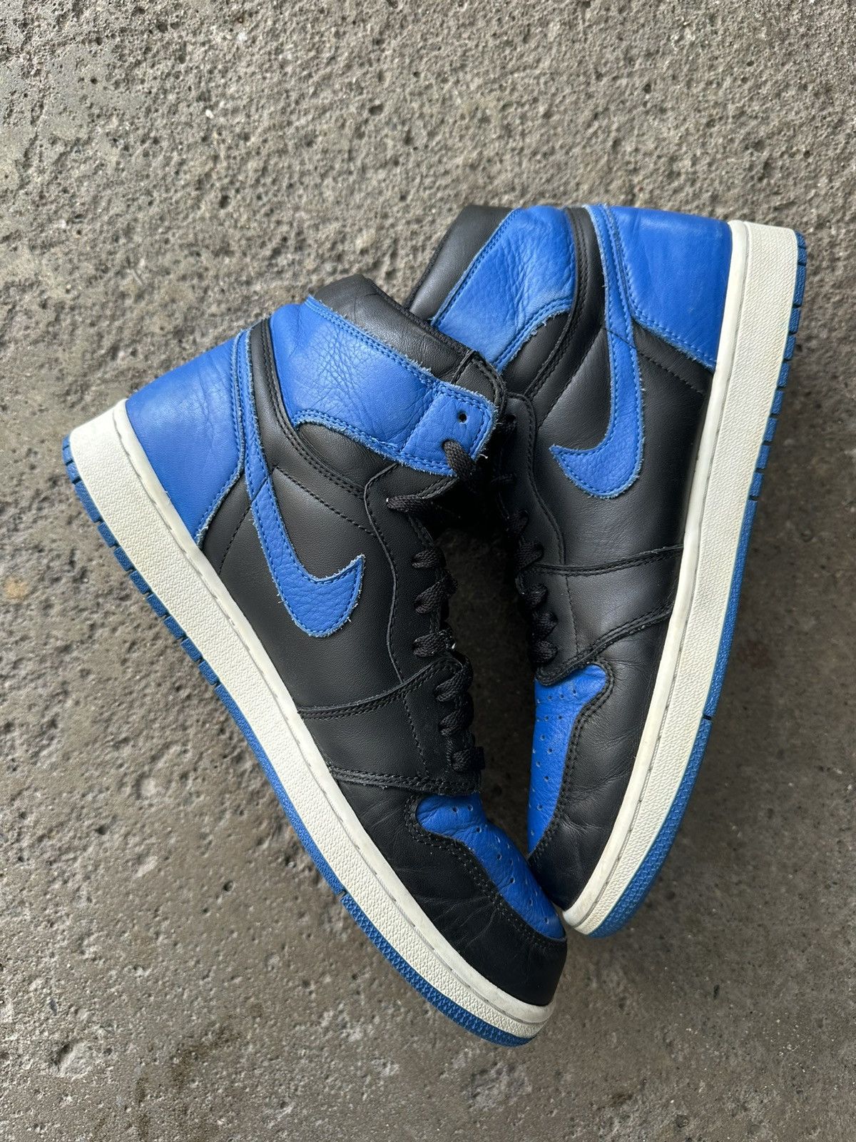 Jordan Brand Nike Air Jordan 1 Retro Royal 2017 size 12 Size US 12 / EU 45 - 2 Thumbnail
