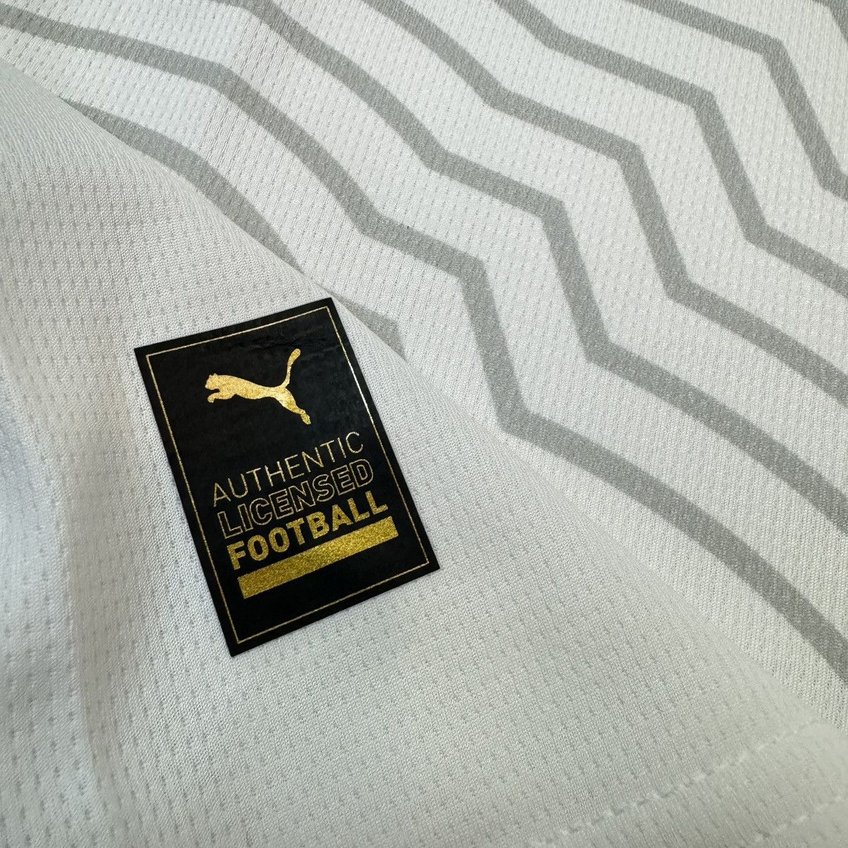 Puma Al Hilal 24/25 away shirt #10 Neymar (Bnwt) Size US L / EU 52-54 / 3 - 8 Thumbnail